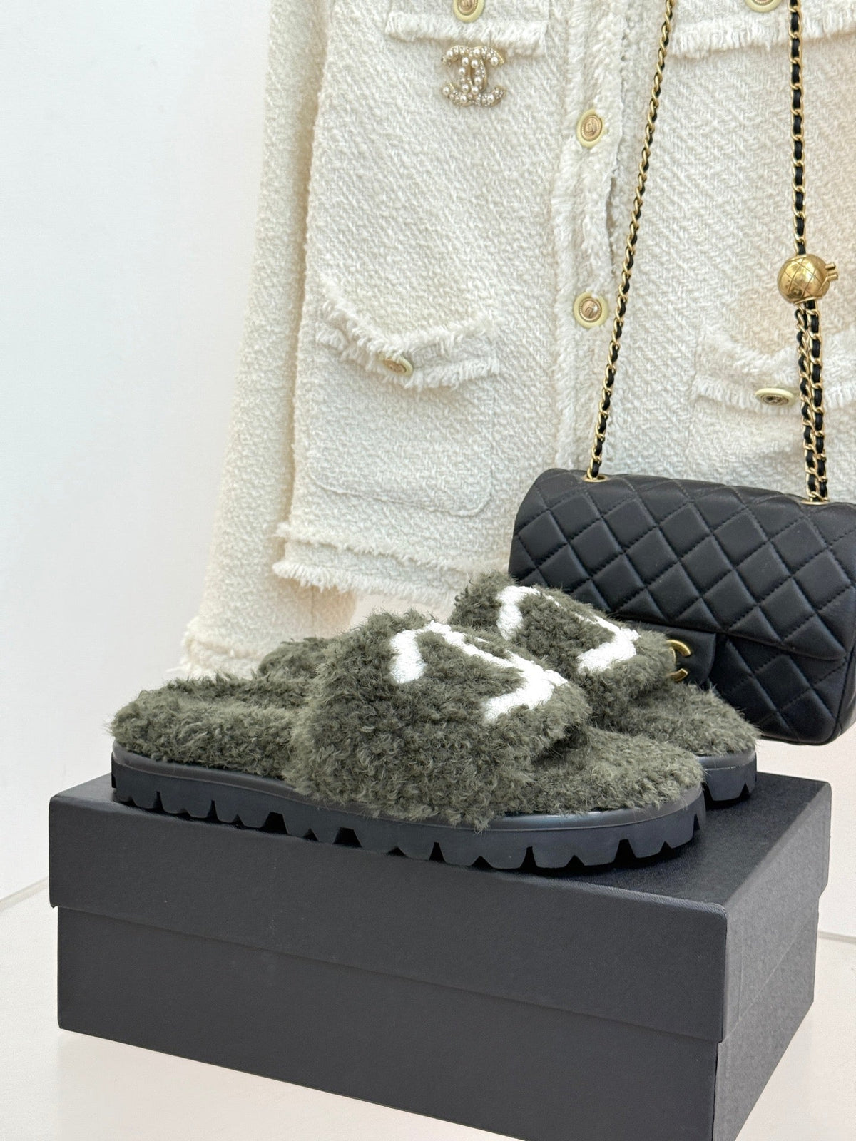 Chanel FW26 Double C Fur Slides Burgundy Fur 188164
