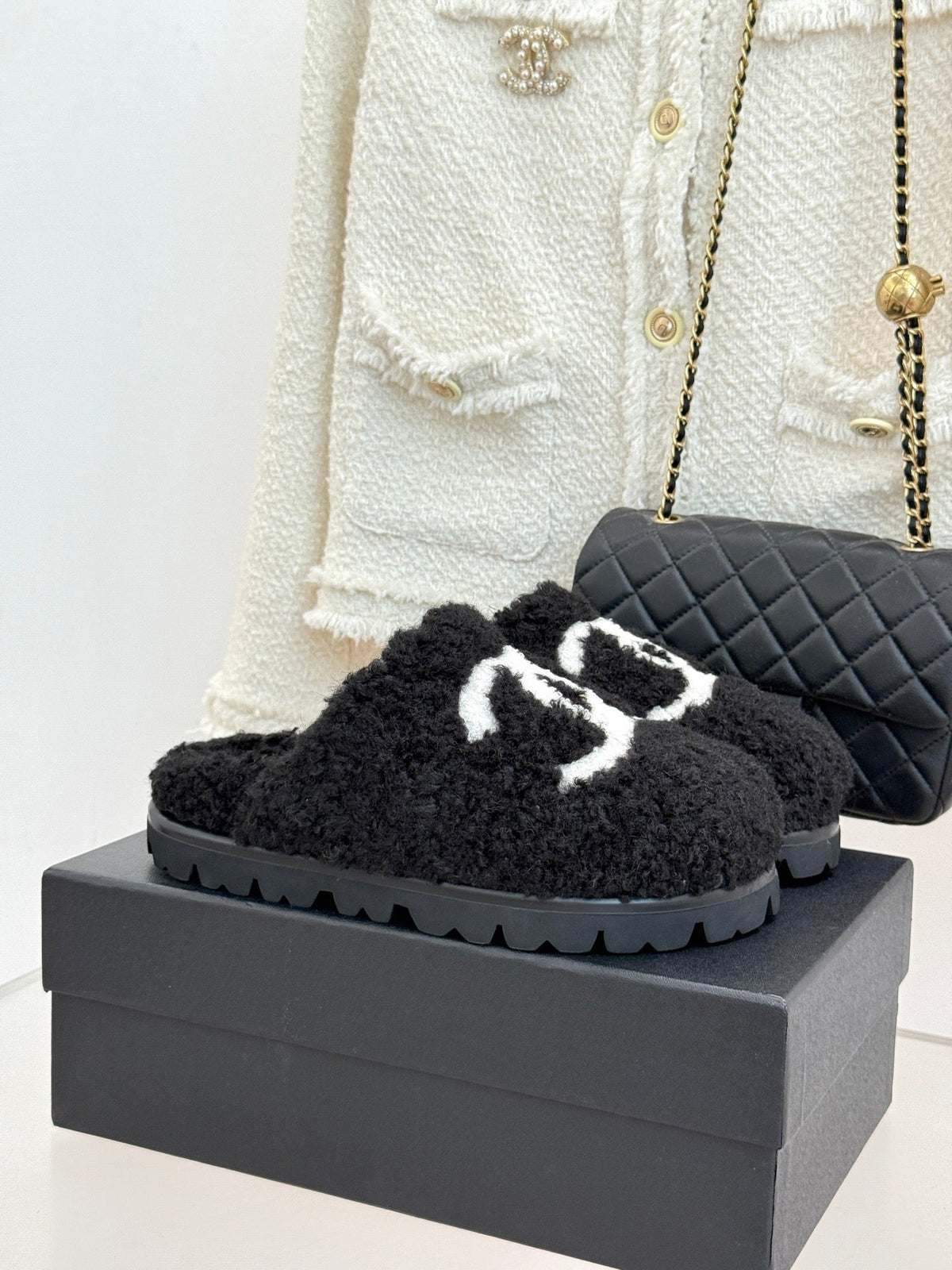 Chanel FW26 Double C Fur Slippers Fur 188180