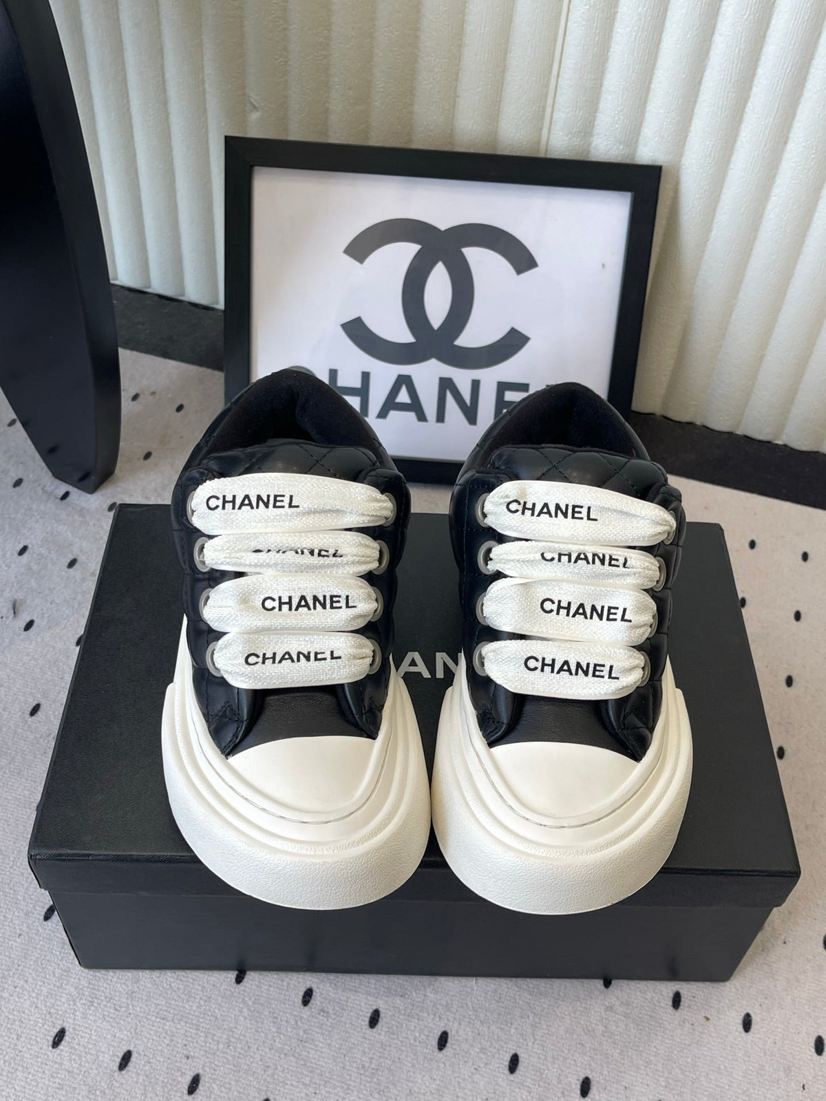 Chanel 26C Cruise Resort Metallic Casual Sneakers 2.5cm Leather 189980