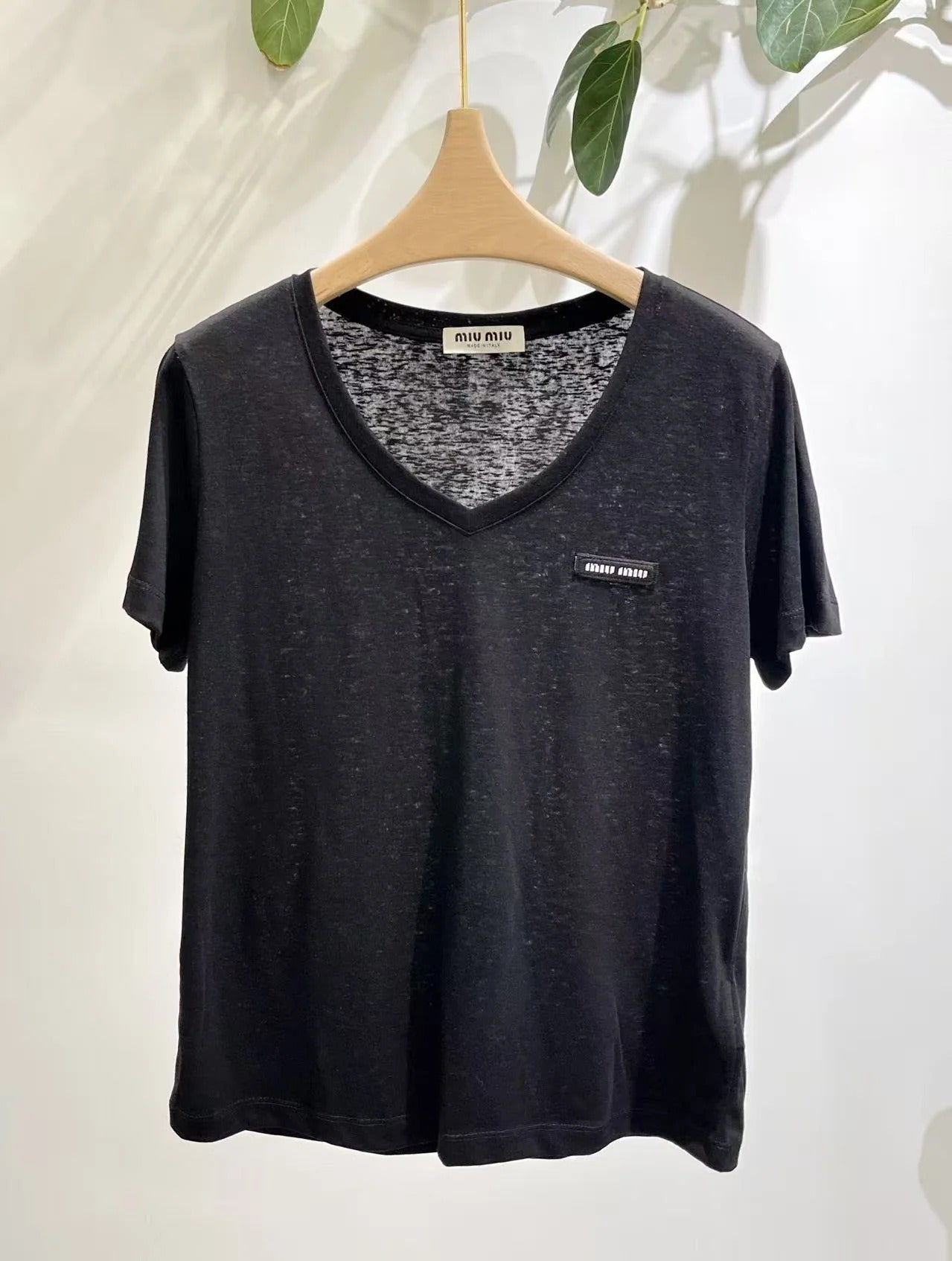 Miumiu 2026 V-neck short-sleeved T-shirt Cotton