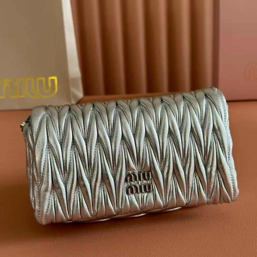 Miu Miu 2026 Matelasse Bag 18cm Silver Leather