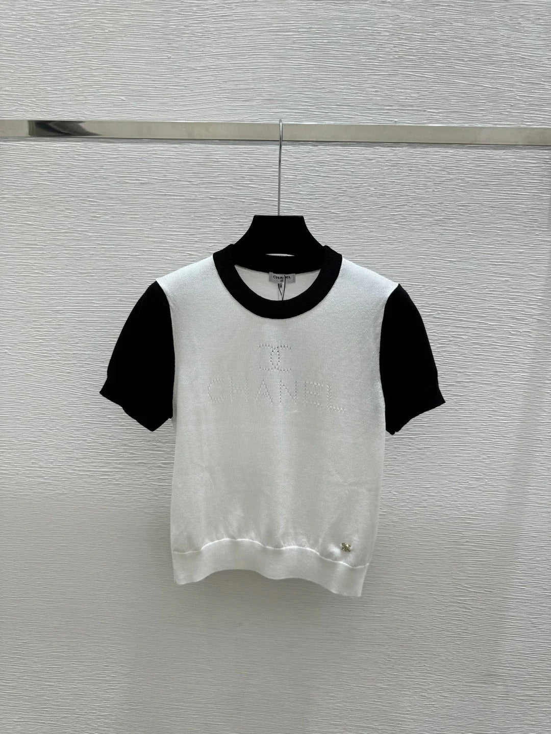 Chanel 2026 Simple Crew Neck Knitted Short-Sleeve Wool Tencel 397722