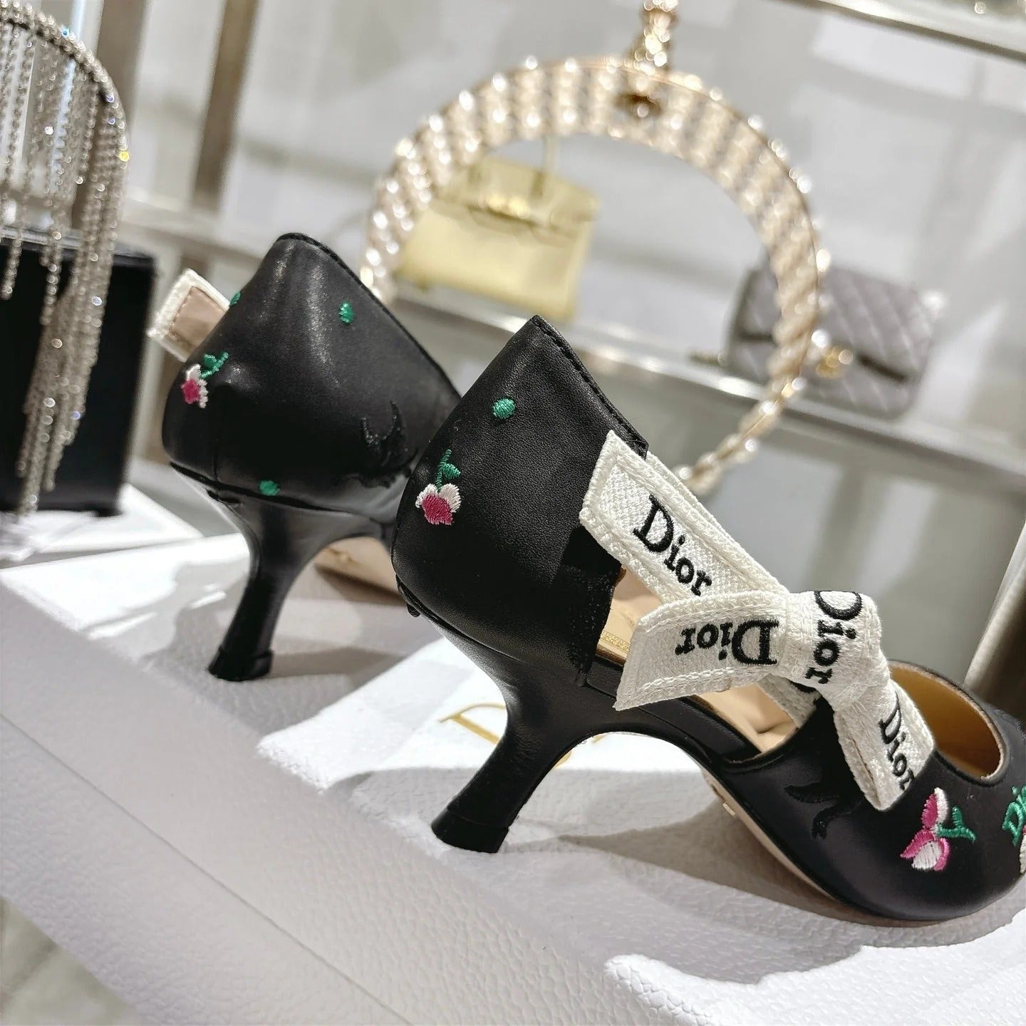 CD 26 High Heel Pump Flower 45 Black Sheepskin Ribbon 679717
