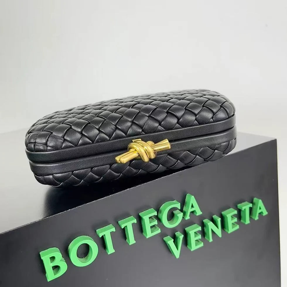 Bottega Veneta 2026 Knot Clutch 20cm Black Lambskin