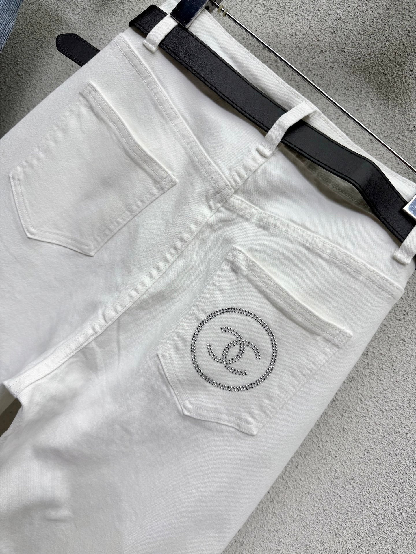 Chanel 2026 Rhinestone-studded Straight-leg Wide-leg Jeans With Belt Cotton 108397