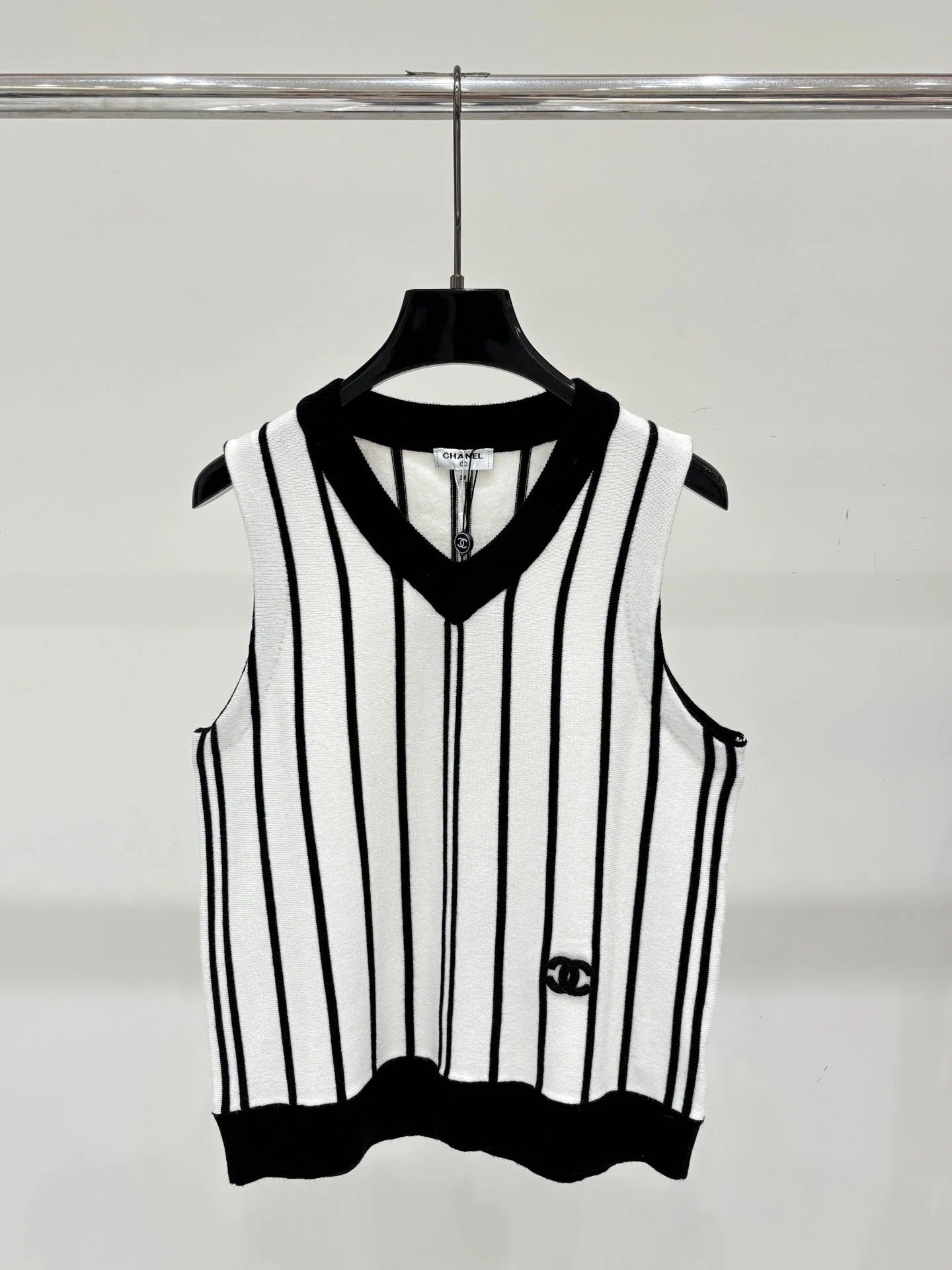 Chanel 2026 V-neck Color Block Logo Double C Stripe Vest Wool 413804