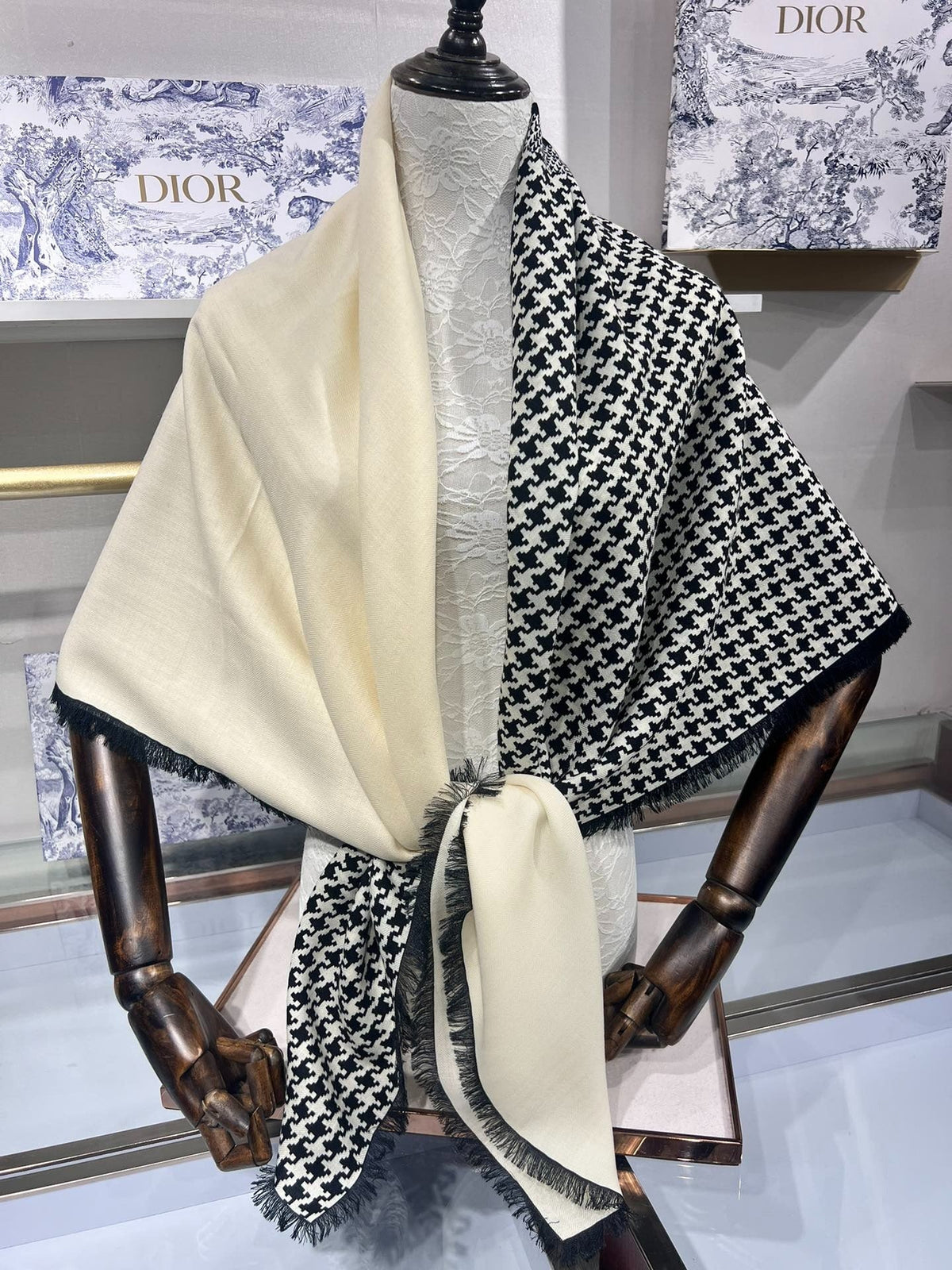 Dior 2026 Montaigne Scarf 140cm White Black Silk And Cashmere 185550