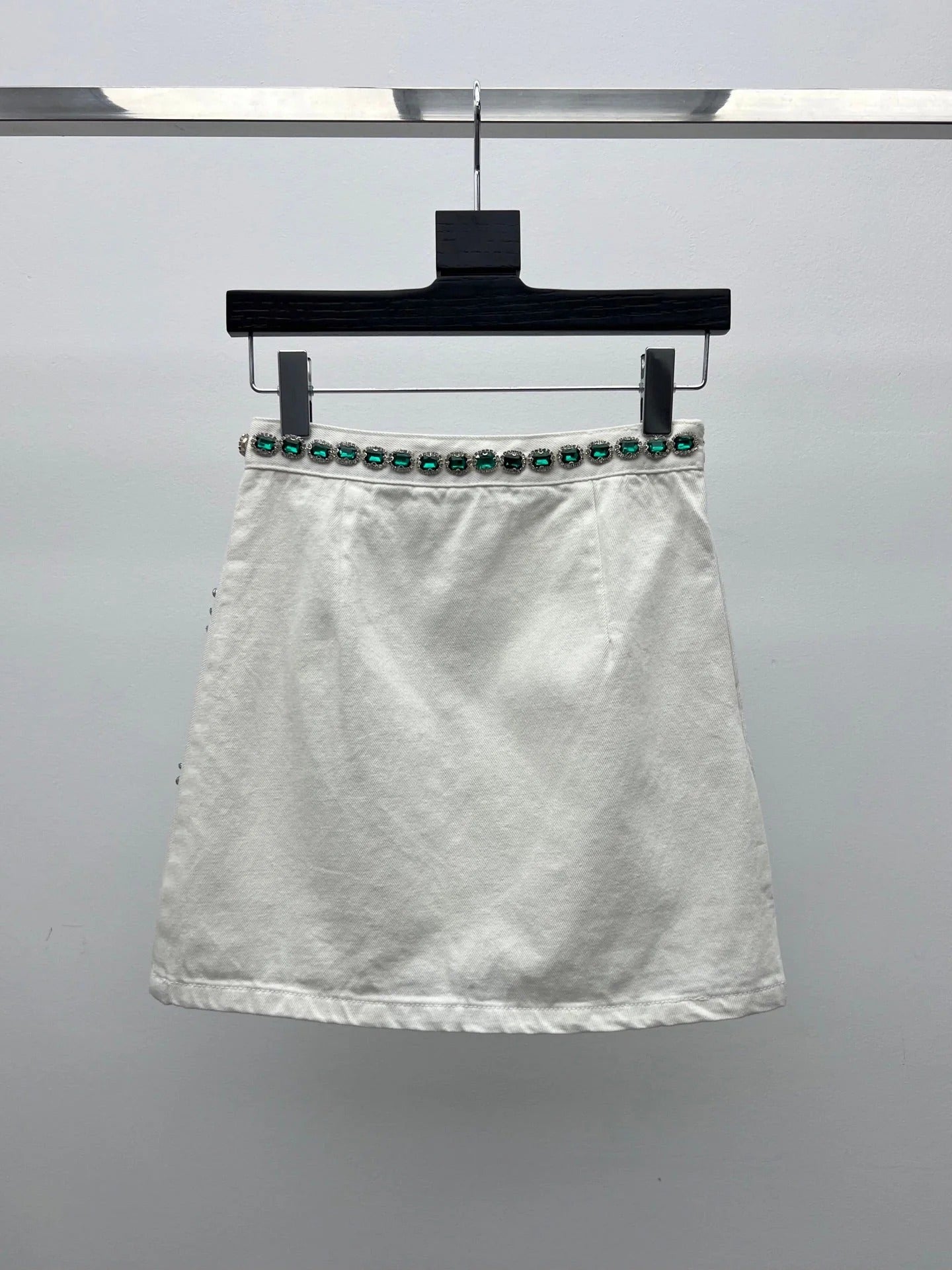 Miumiu 2026 Emerald-studded Midi Skirt White Green Cotton