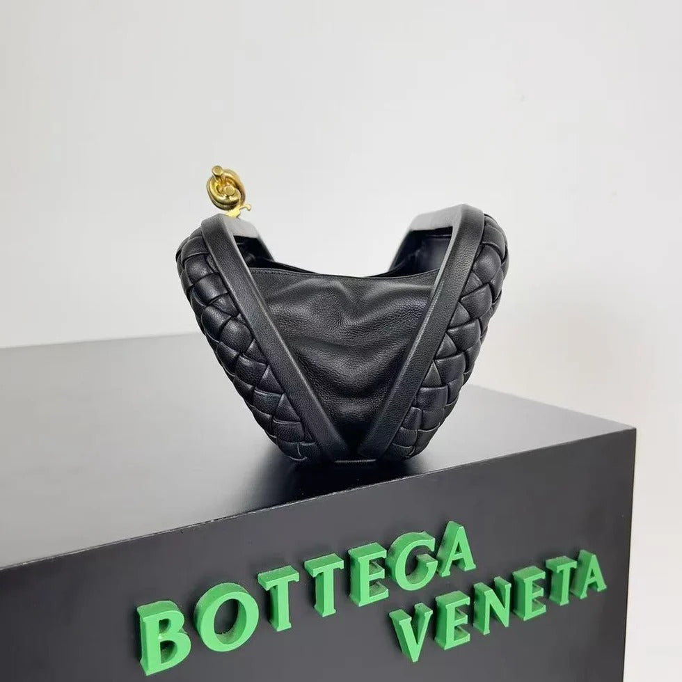 Bottega Veneta 2026 Knot Clutch 20cm Black Lambskin