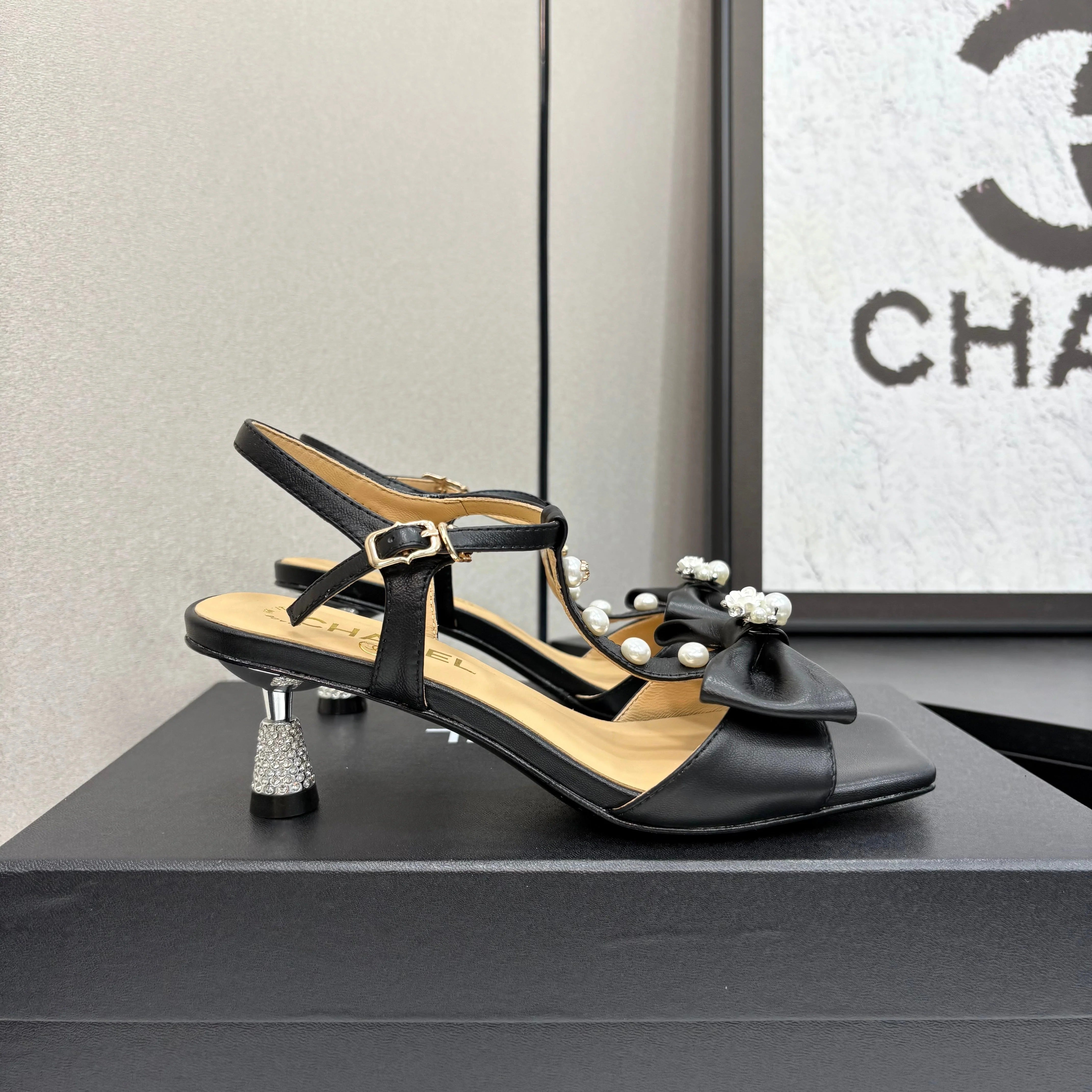 CC 2026 Bow Pearl Sandal Black Sheepskin