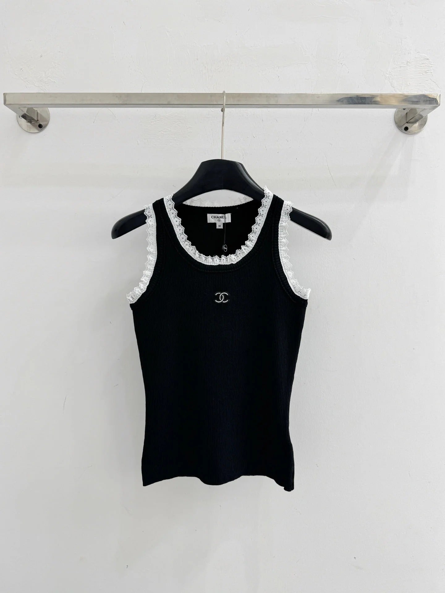 Chanel 2026 Lace-trimmed Knit Vest with Double C Embroidery Polyester Viscose 341227