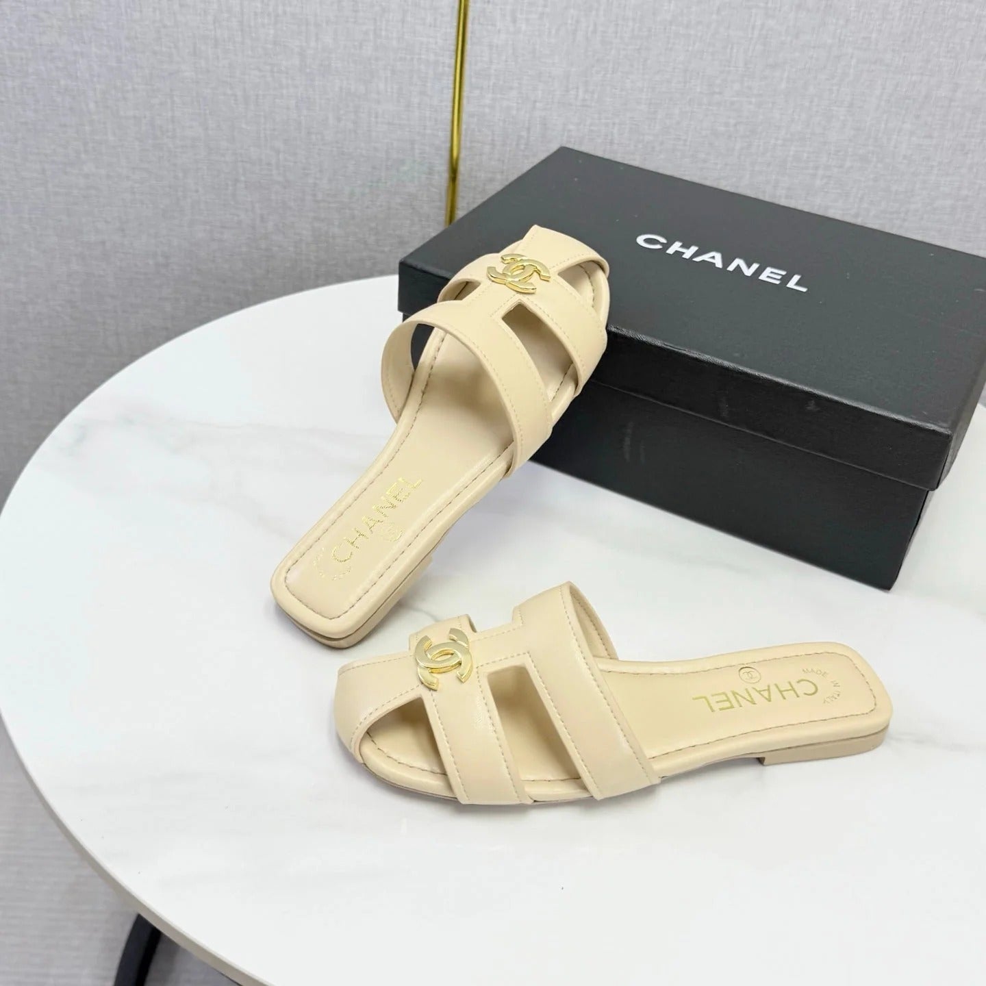 Chanel 2026 Double C Cutout Slipper Sheepskin 904592
