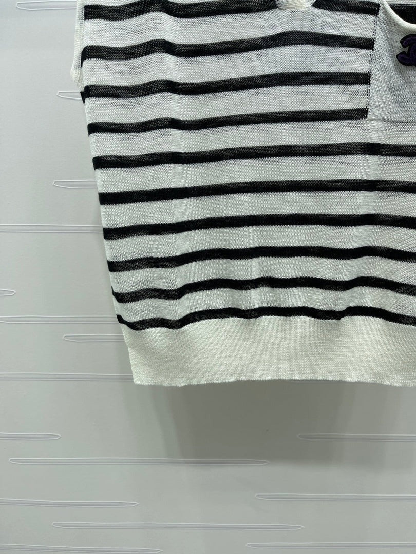 Chanel 2026 Color-blocked Striped V-neck Vest Black Cream Cotton 380675
