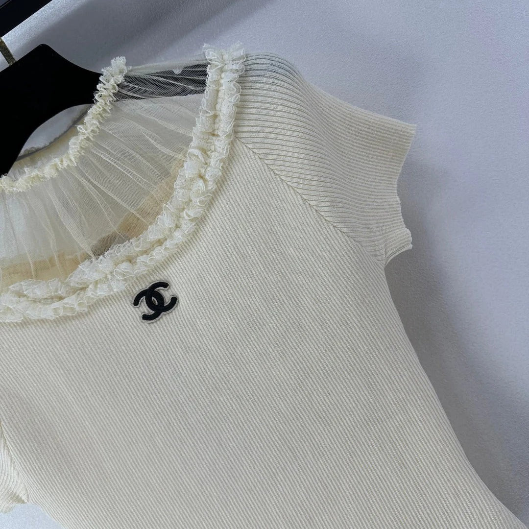 Chanel 2026 Lace-trimmed Fitted Short-Sleeve Shirt Cream Wool 365335