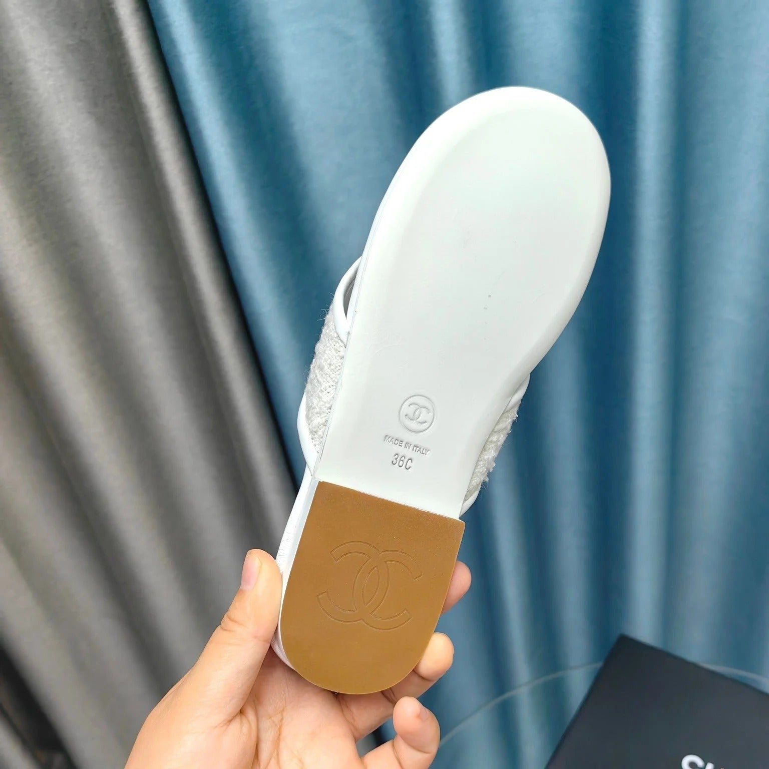 Chanel 26P Flip-Flops White in Woven 712312