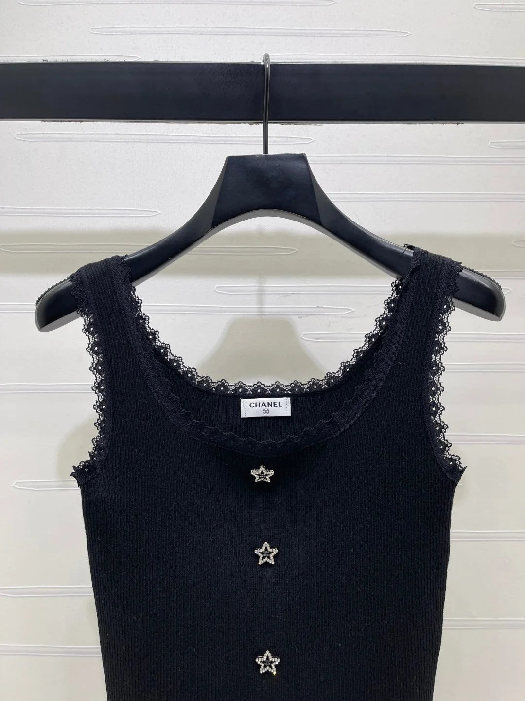 Chanel 2026 Lace-Trimmed Knit Vest Wool 771015