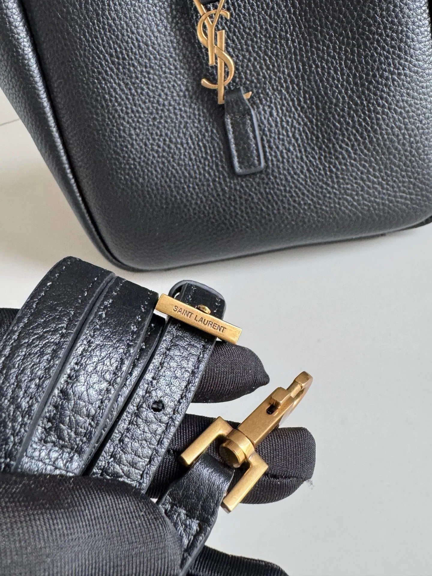 YSL 2026 Saint Laurent Le 5 à 7 Baby Bea 18cm Suede And Leather