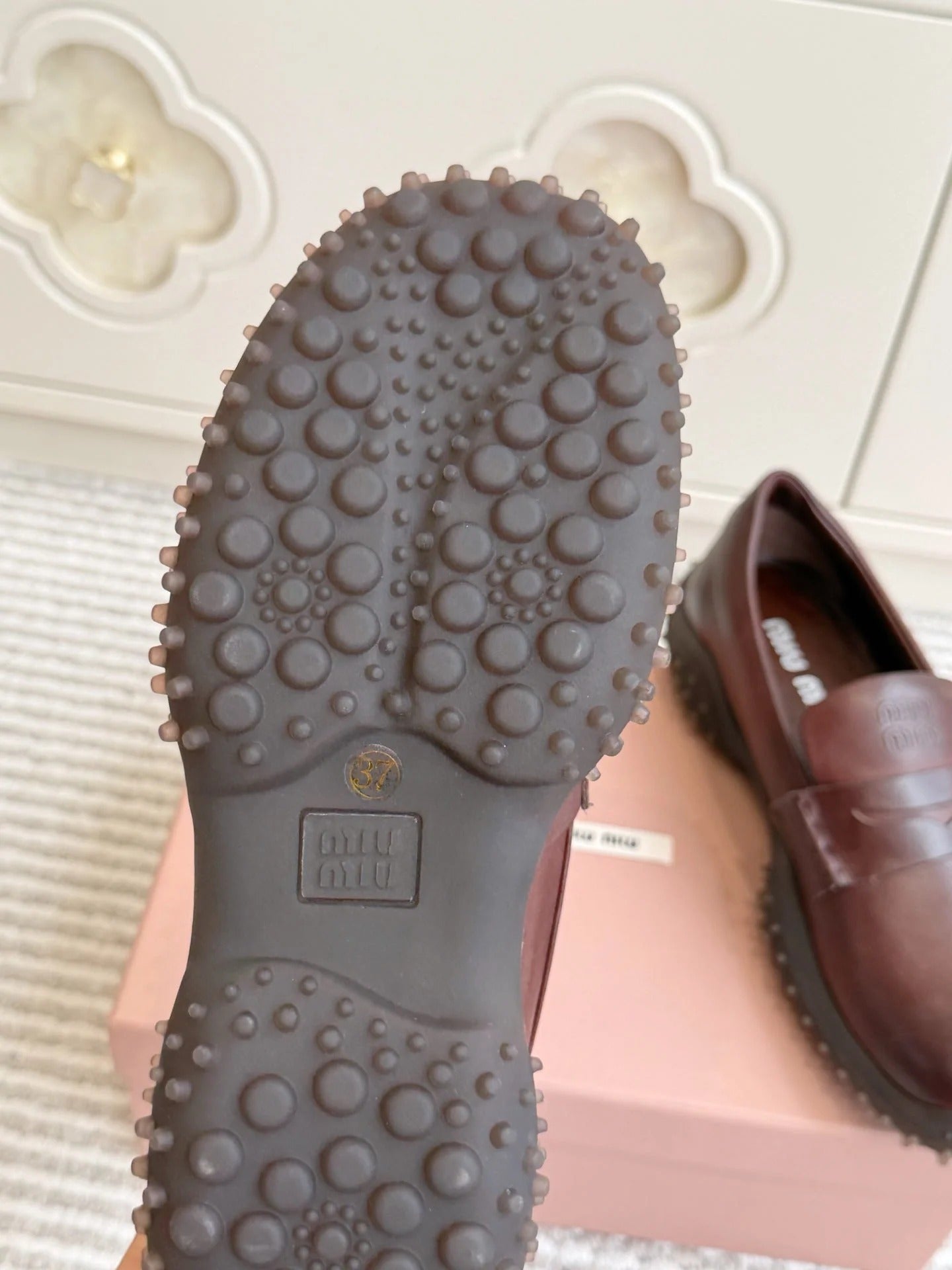 Miumiu 2026 Retro Distressed Loafers Cowhide 955676