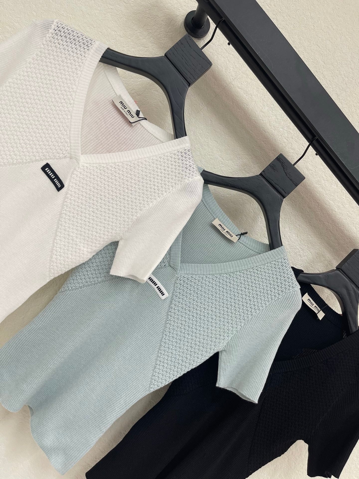 Miu Miu 26 V-neck Short-sleeve Top in Wool 370564