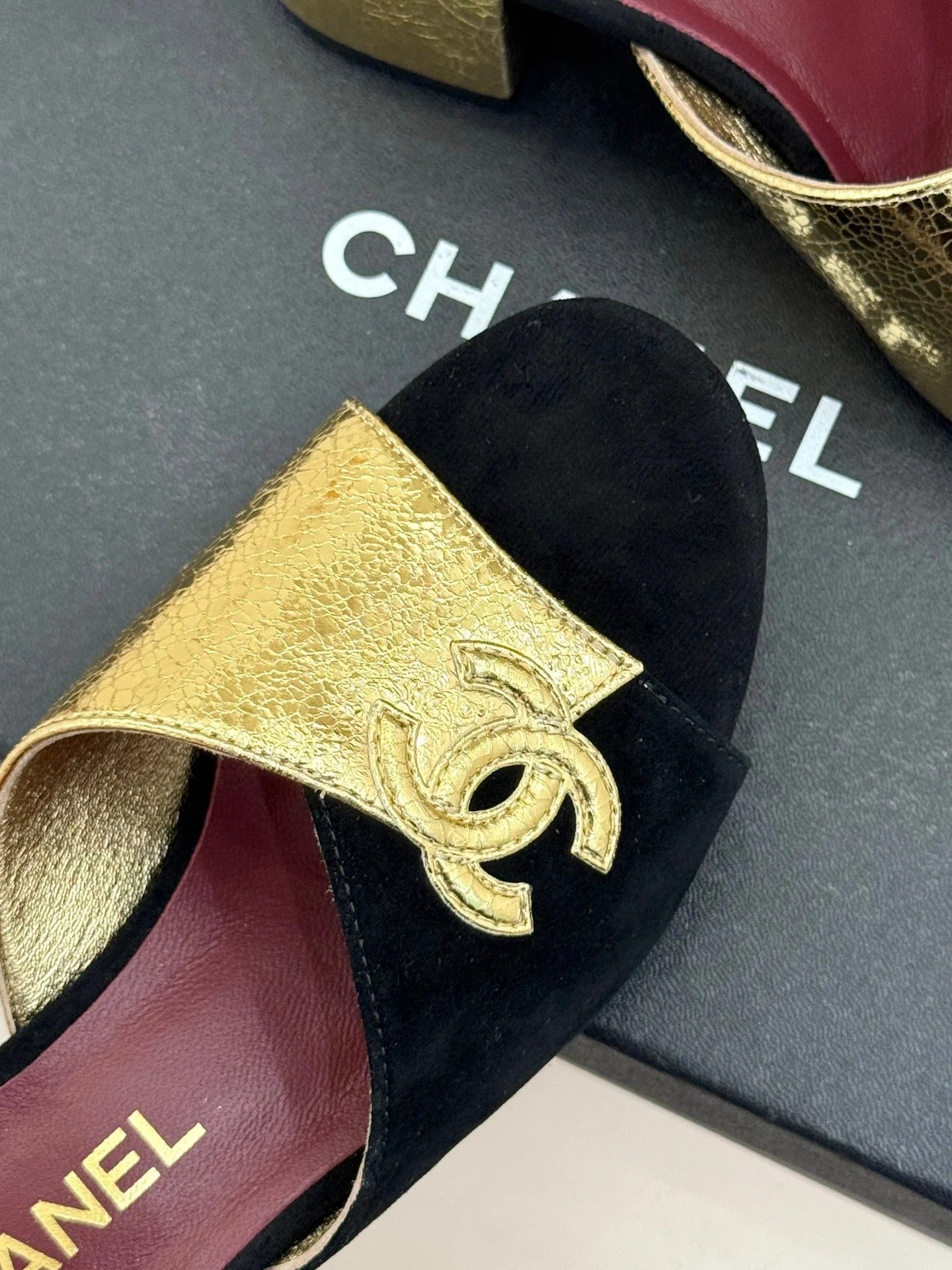CC 26S Double C Patchwork Sandal 50 Black Gold in Custom leather 706377