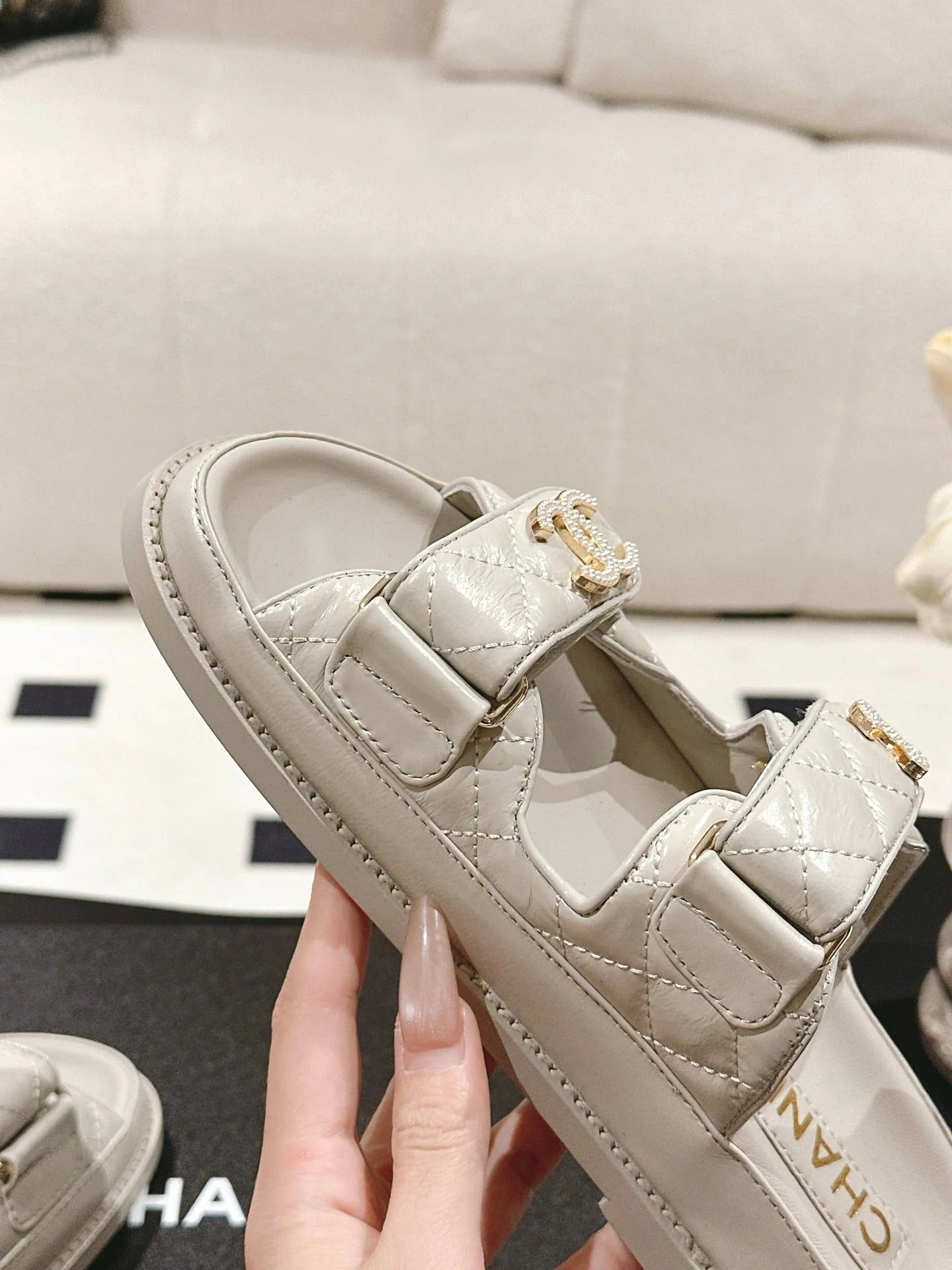 CC 25 Dad Sandal Mule Beige Gray Patent Leather 237584