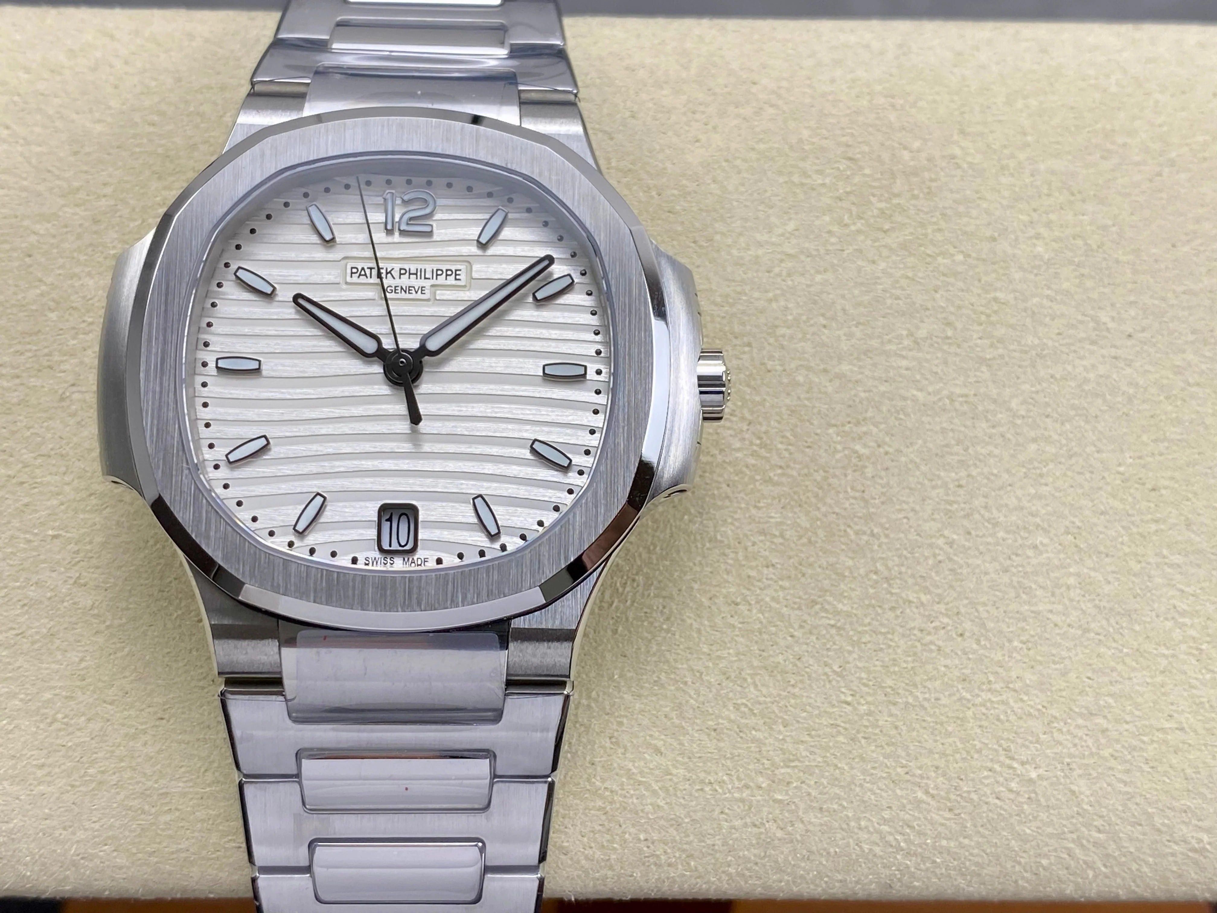 Patek Philippe Nautilus 35mm Cream Dial Sliver Case