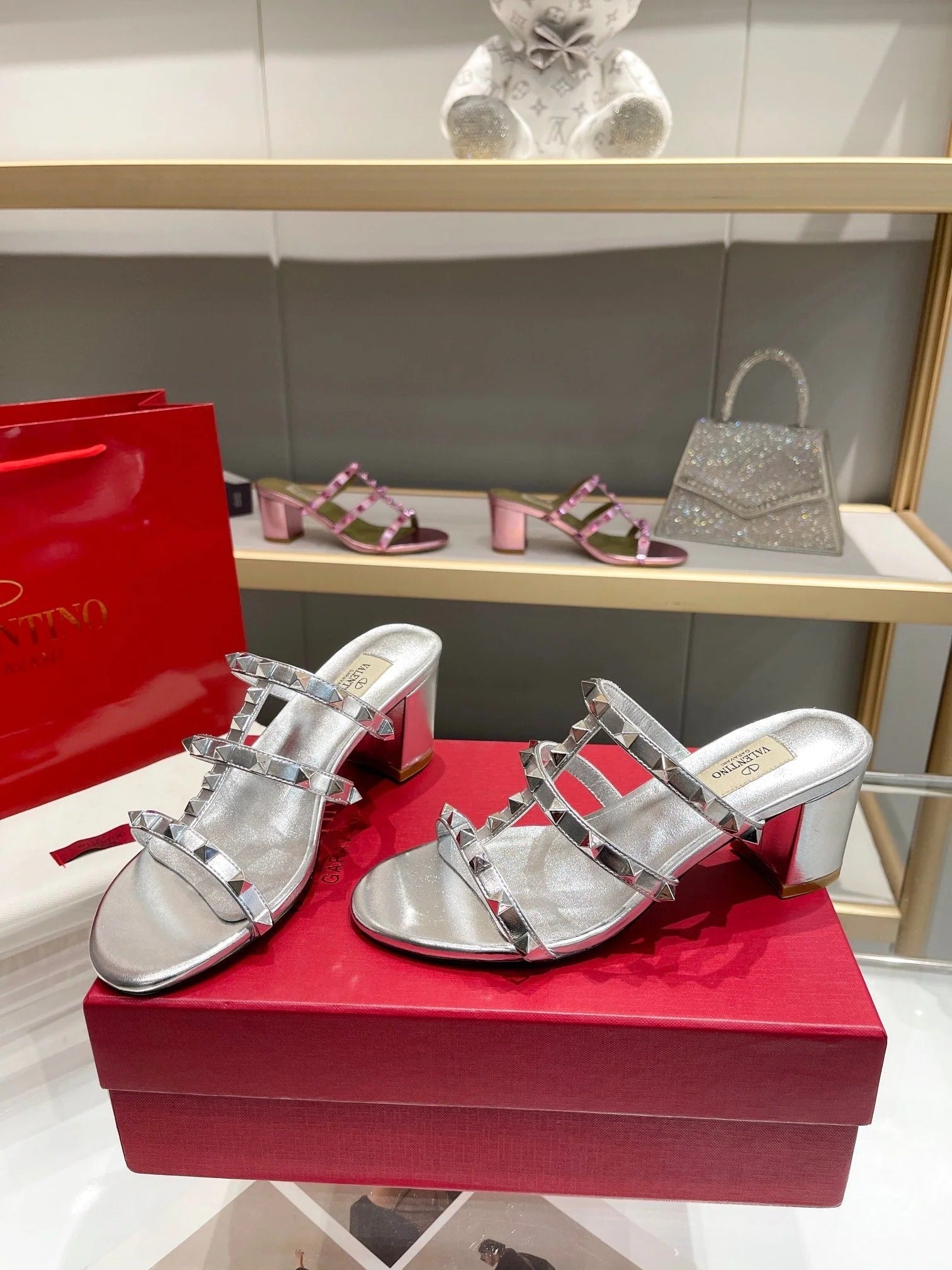 VT 26s Garavani Rockstud Slide Sandal Silver Cowhide 175602
