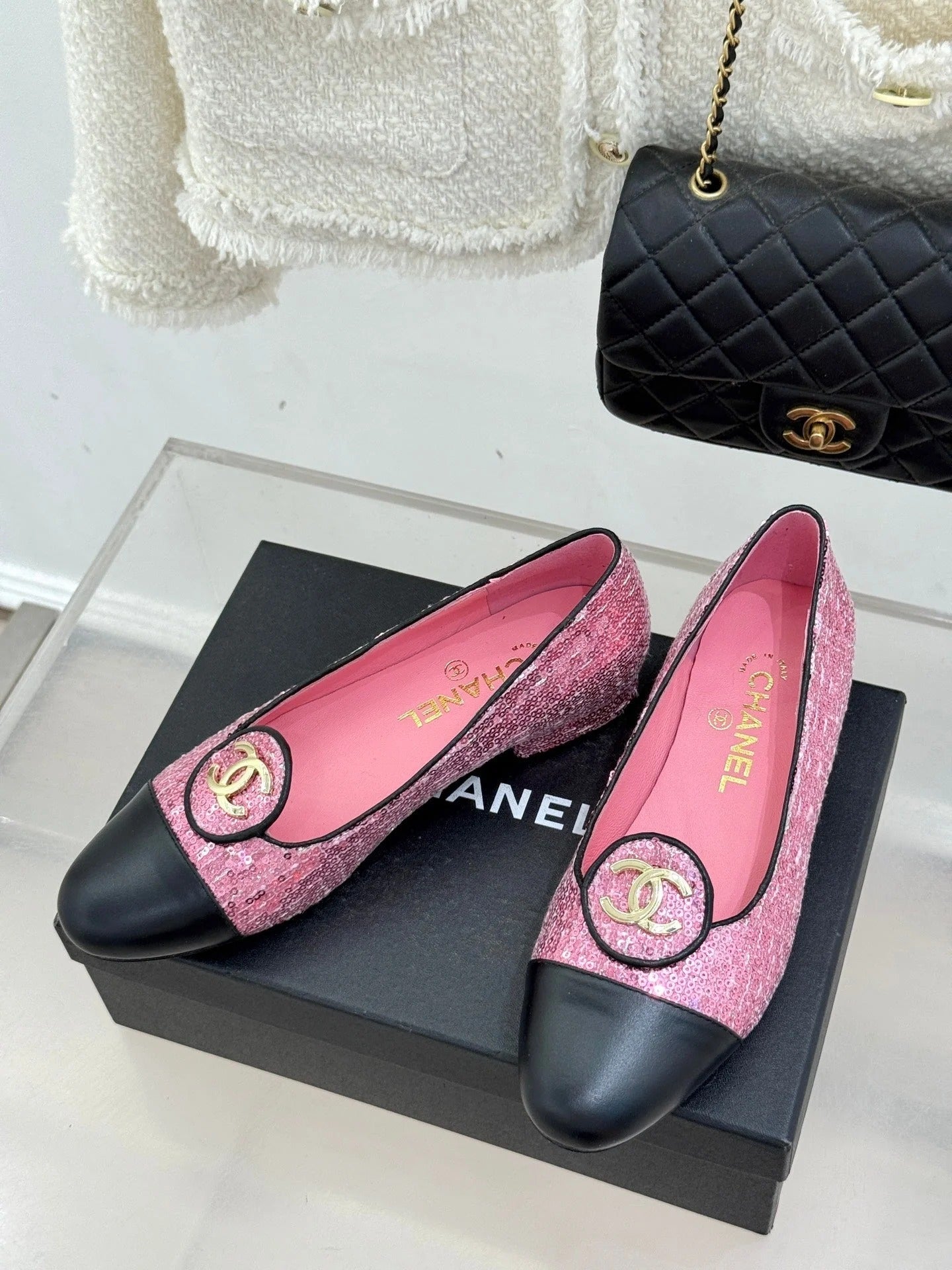CC 2026 Loafers Sequined Fabric Sheepskin Gold Logo