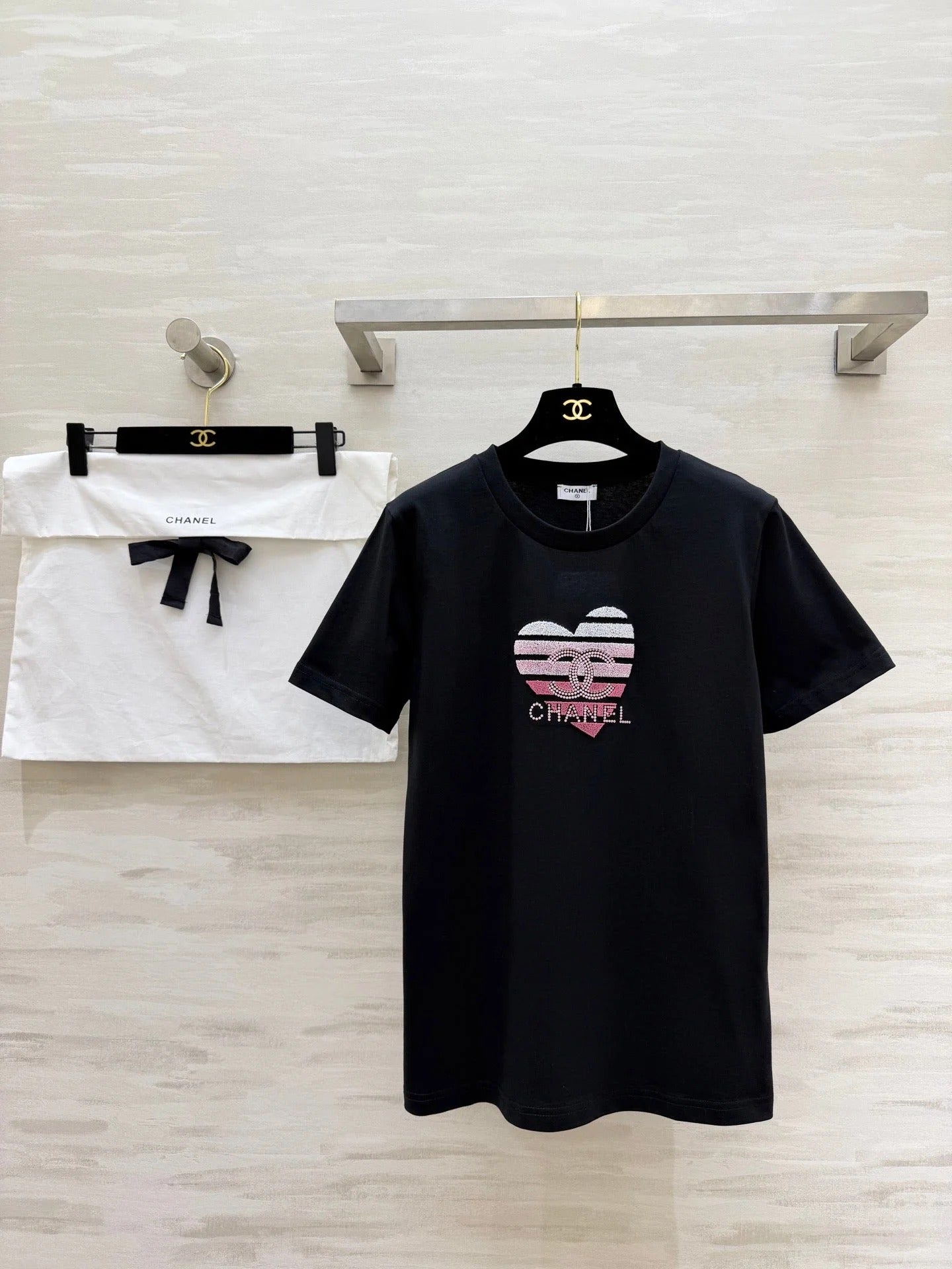 Chanel 2026 Heart Embroidered Beaded T-Shirt 191899