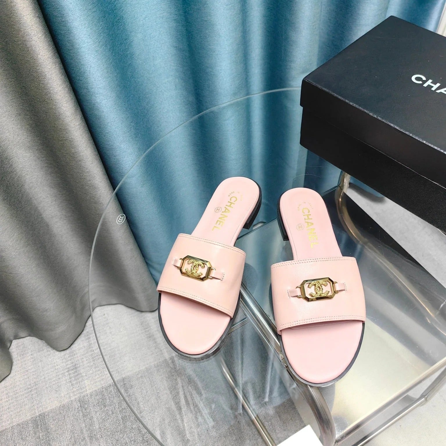 Chanel 2026 C-buckle Slippers Sheepskin 711020