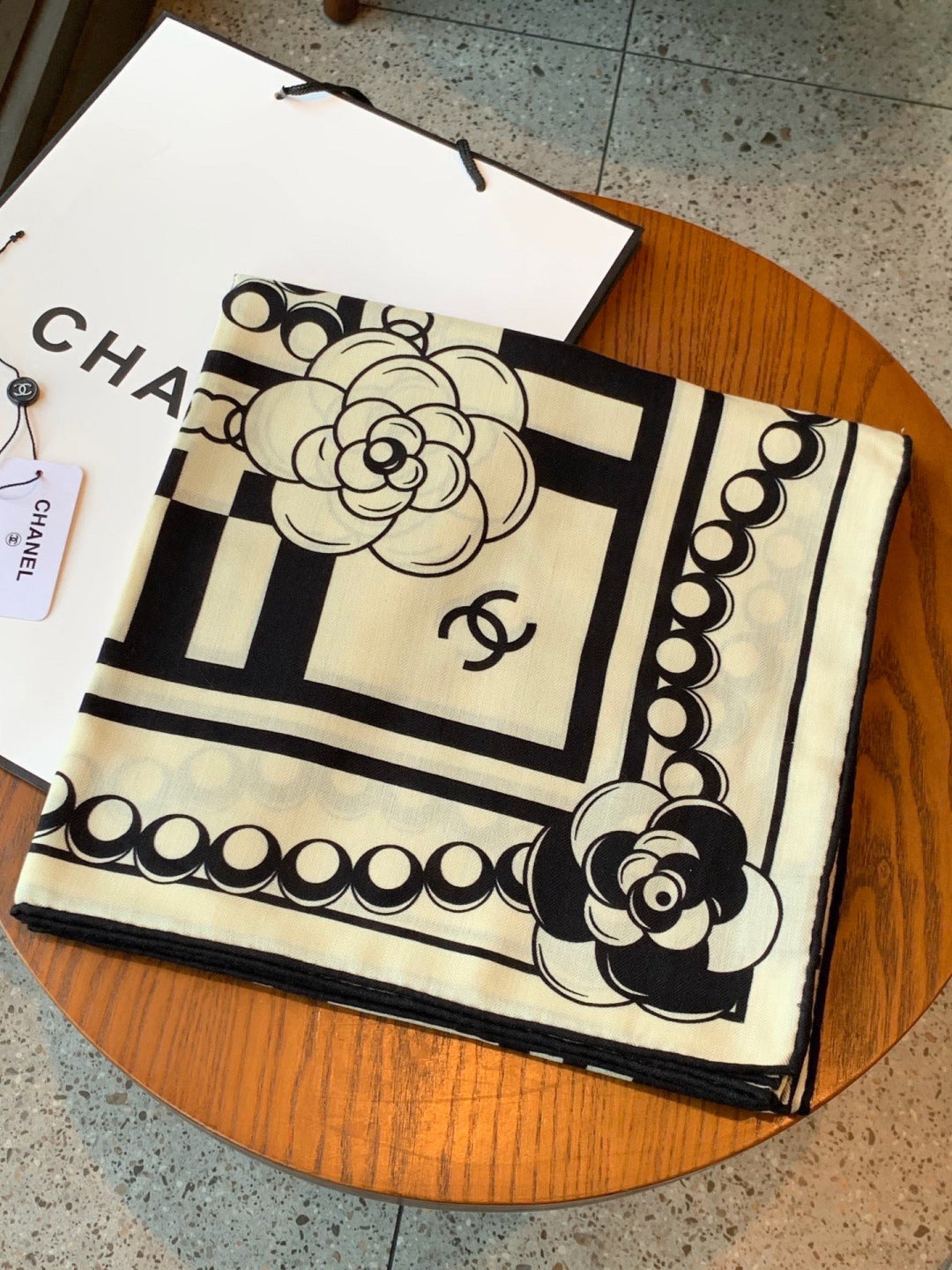 Chanel 26s Scarf 140 In Cashmere Silk 306114