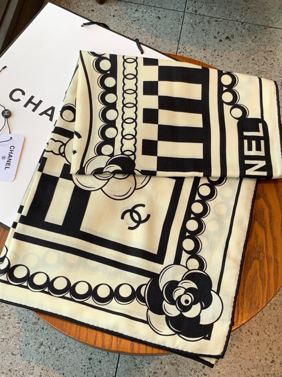 Chanel 26s Scarf 140 In Cashmere Silk 306114