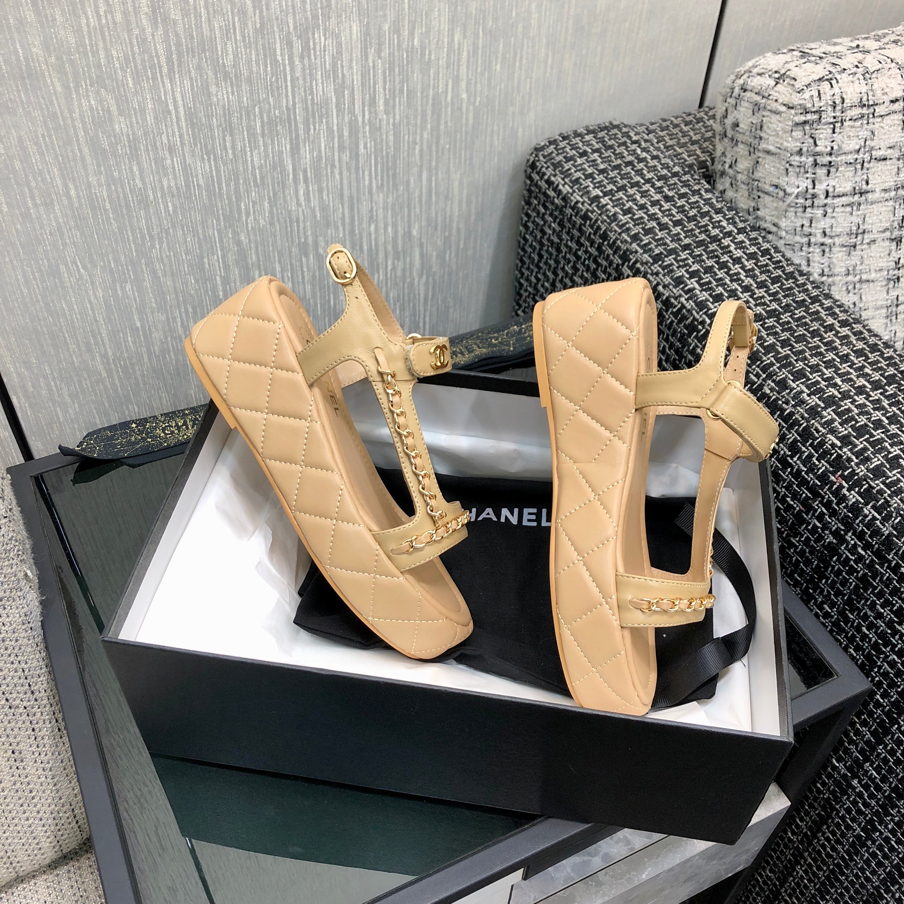 CC Platform Sandals Quilted Chain Beige Lambskin 602505