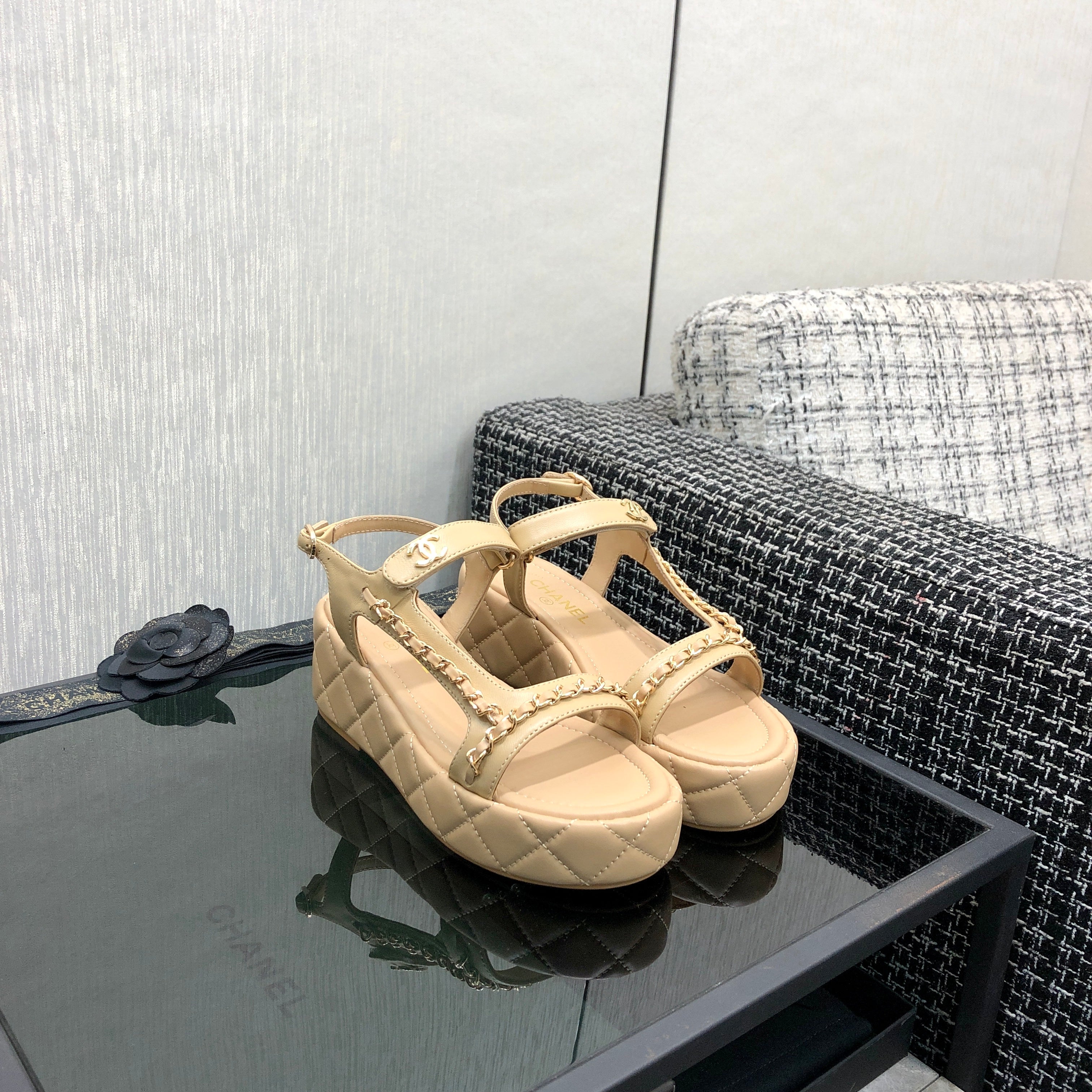 CC Platform Sandals Quilted Chain Beige Lambskin 602505