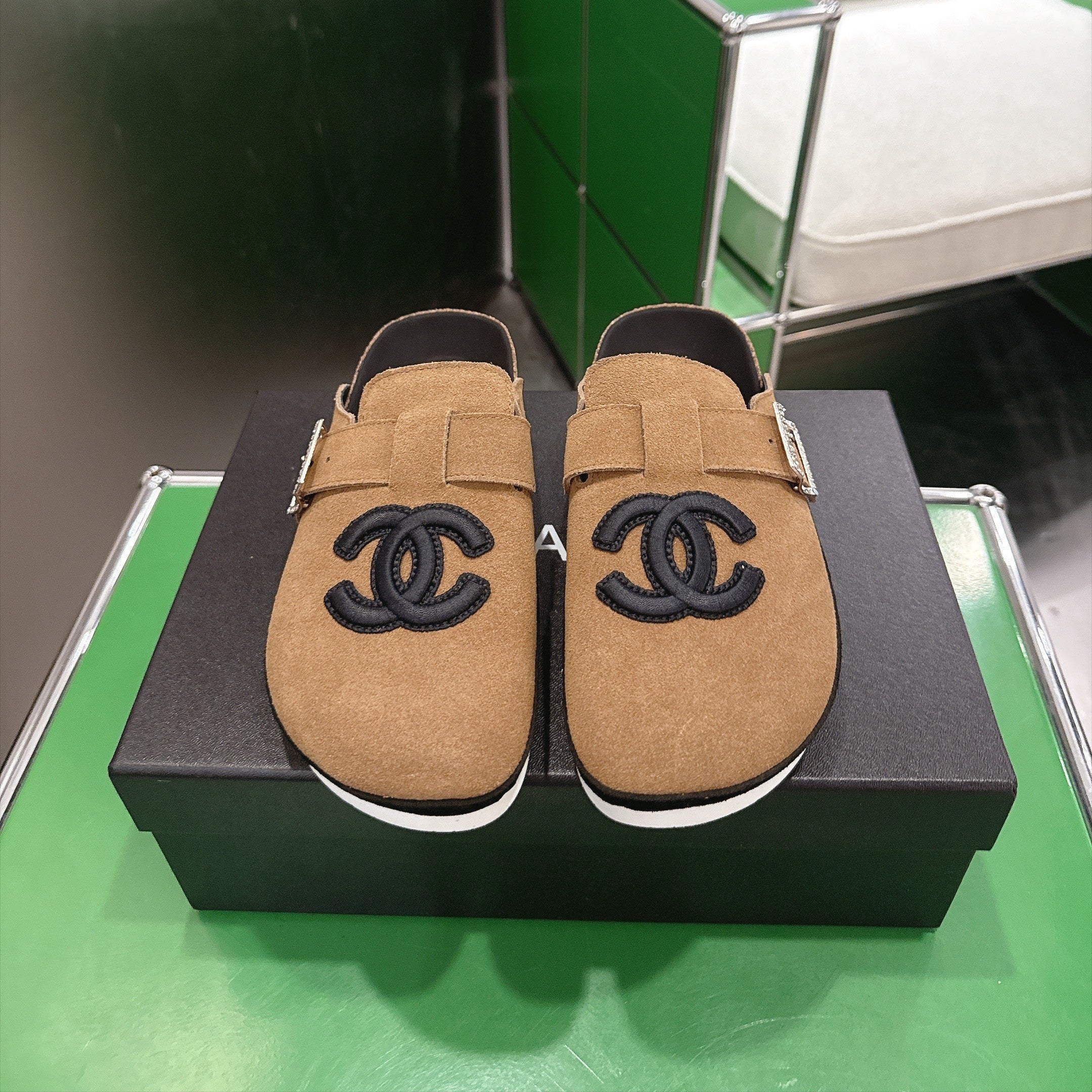 CC Logo Slip-On Mules Brown Suede 960362