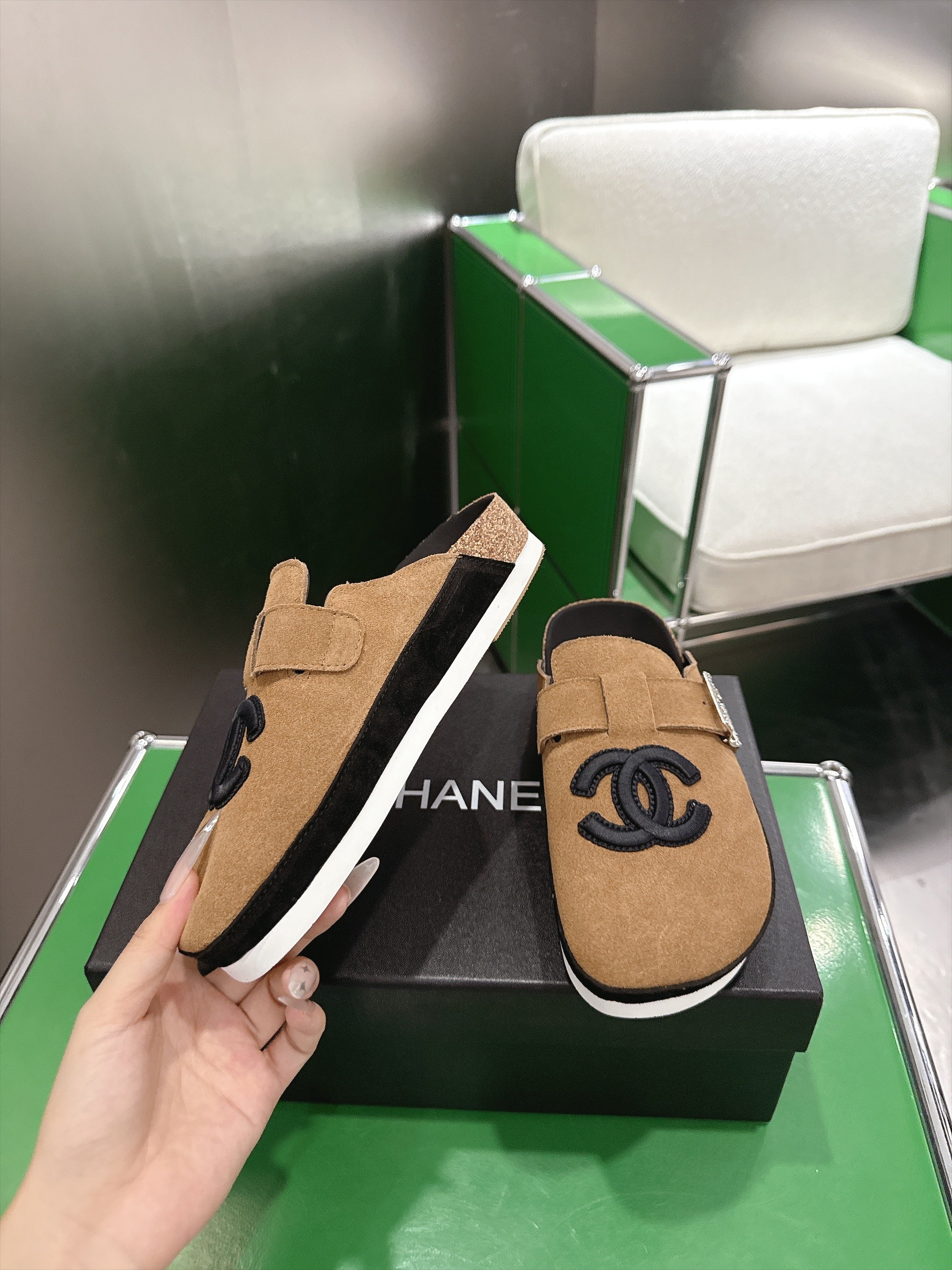 CC Logo Slip-On Mules Brown Suede 960362