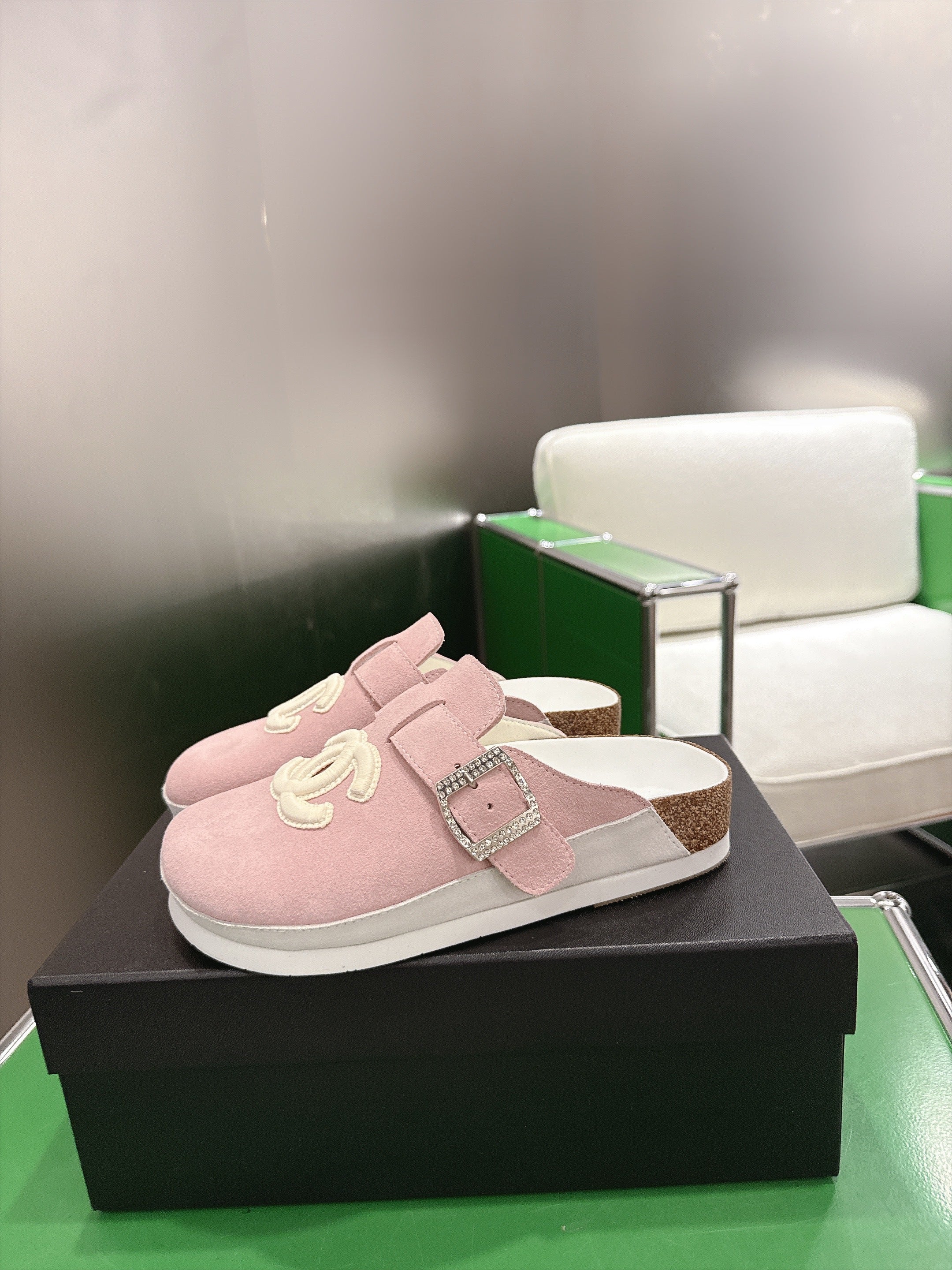 CC Logo Slip-On Mules Pink Suede 960363