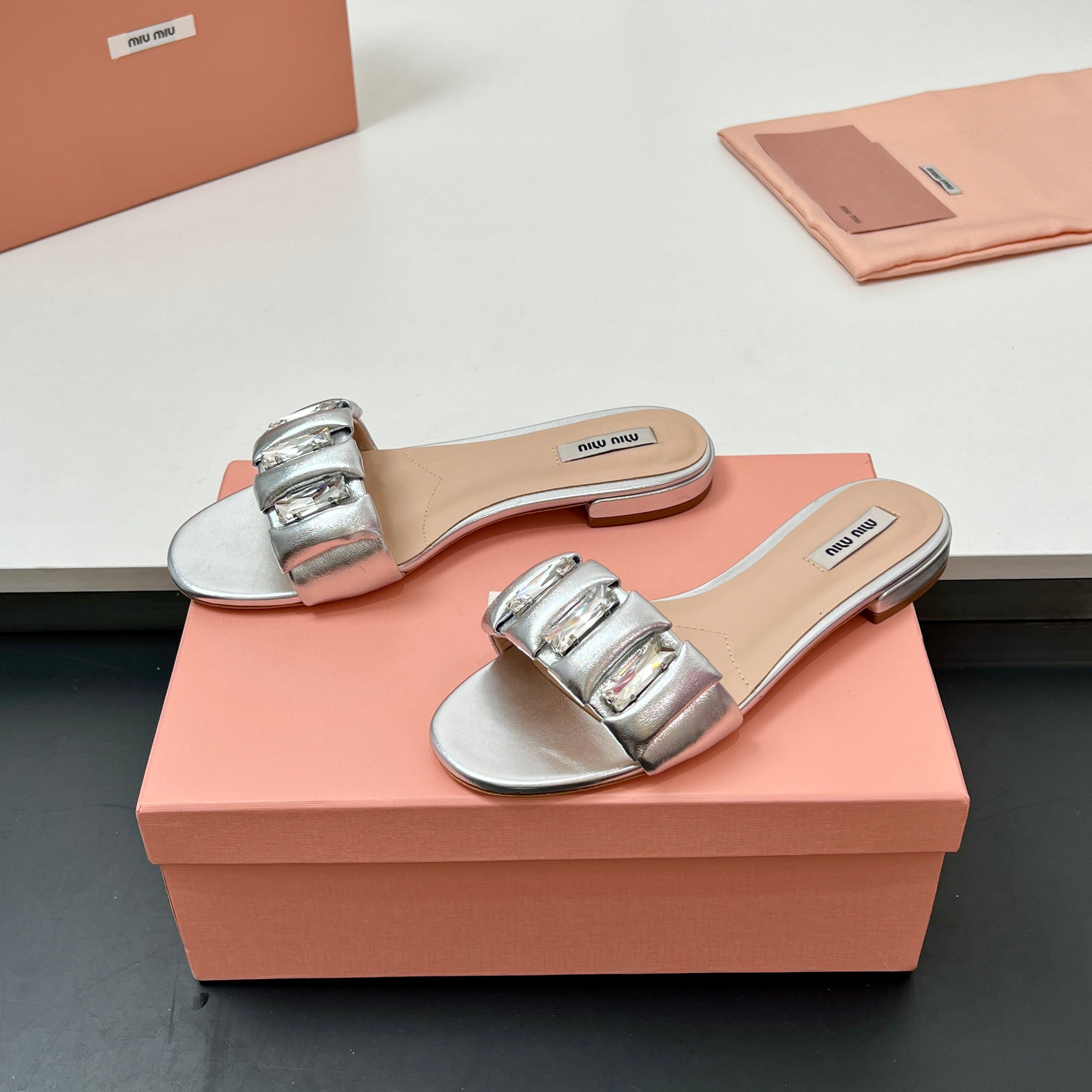 Miu 10mm Slipper with diamonds silver leather 223453