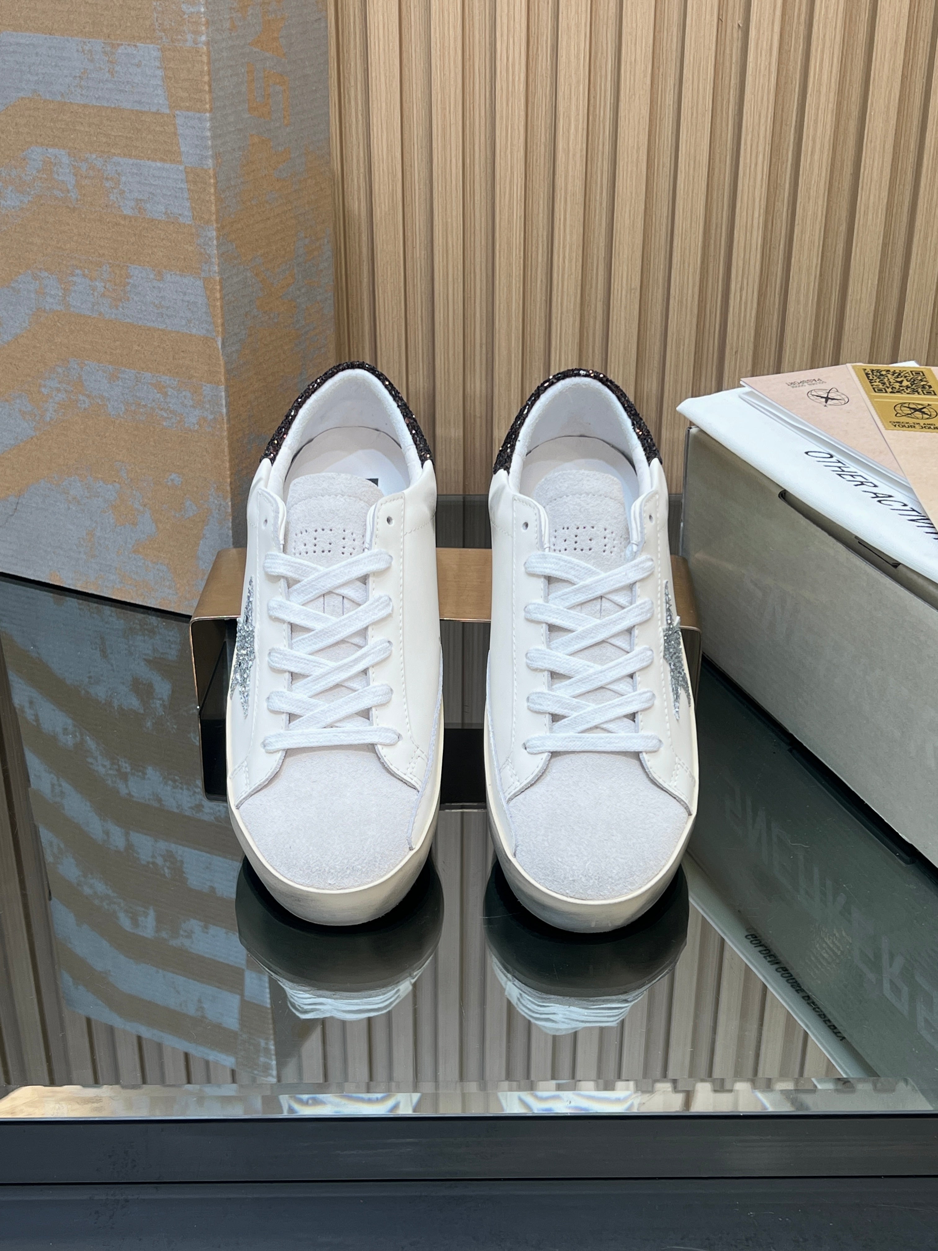 GGDB True-Star Sneaker White Suede Leather 665957