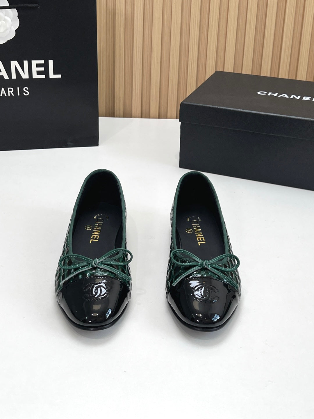 CC 26s Ballet Flats Teal Green Black Crocodile-Embossed Patent Leather 965152