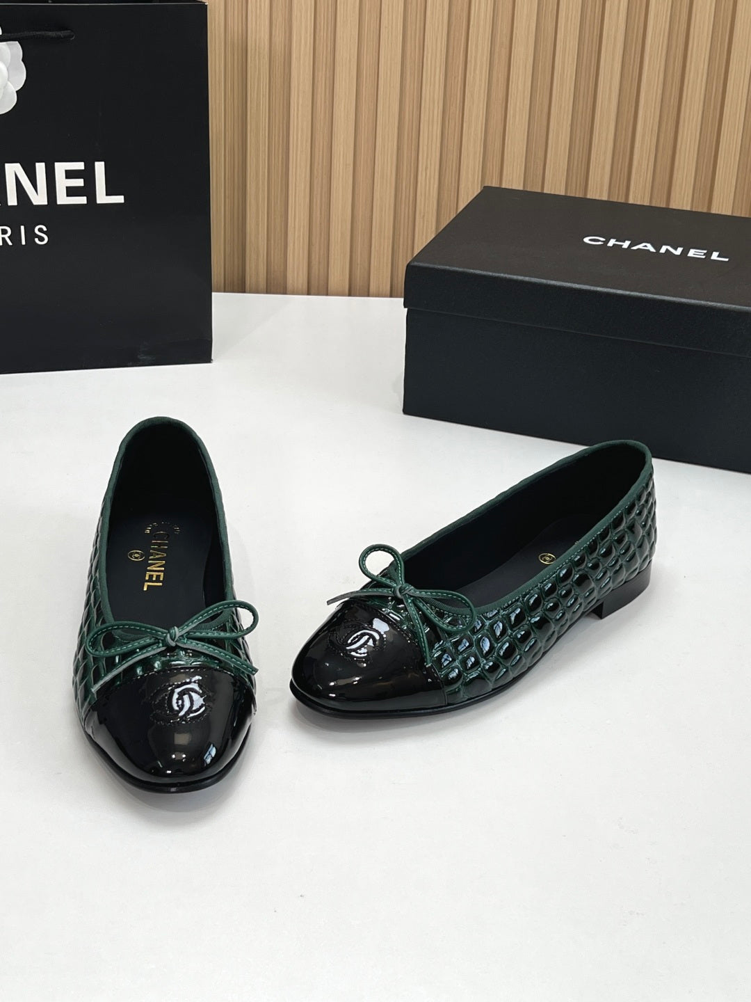 CC 26s Ballet Flats Teal Green Black Crocodile-Embossed Patent Leather 965152