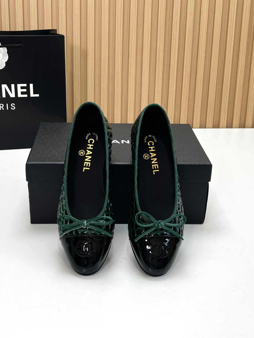 CC 26s Ballet Flats Teal Green Black Crocodile-Embossed Patent Leather 965152