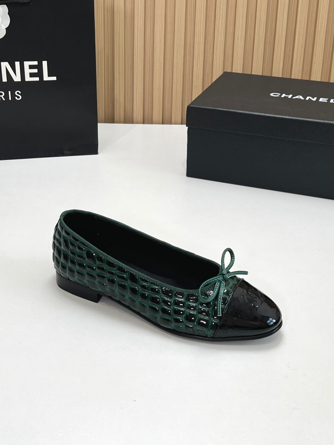 CC 26s Ballet Flats Teal Green Black Crocodile-Embossed Patent Leather 965152