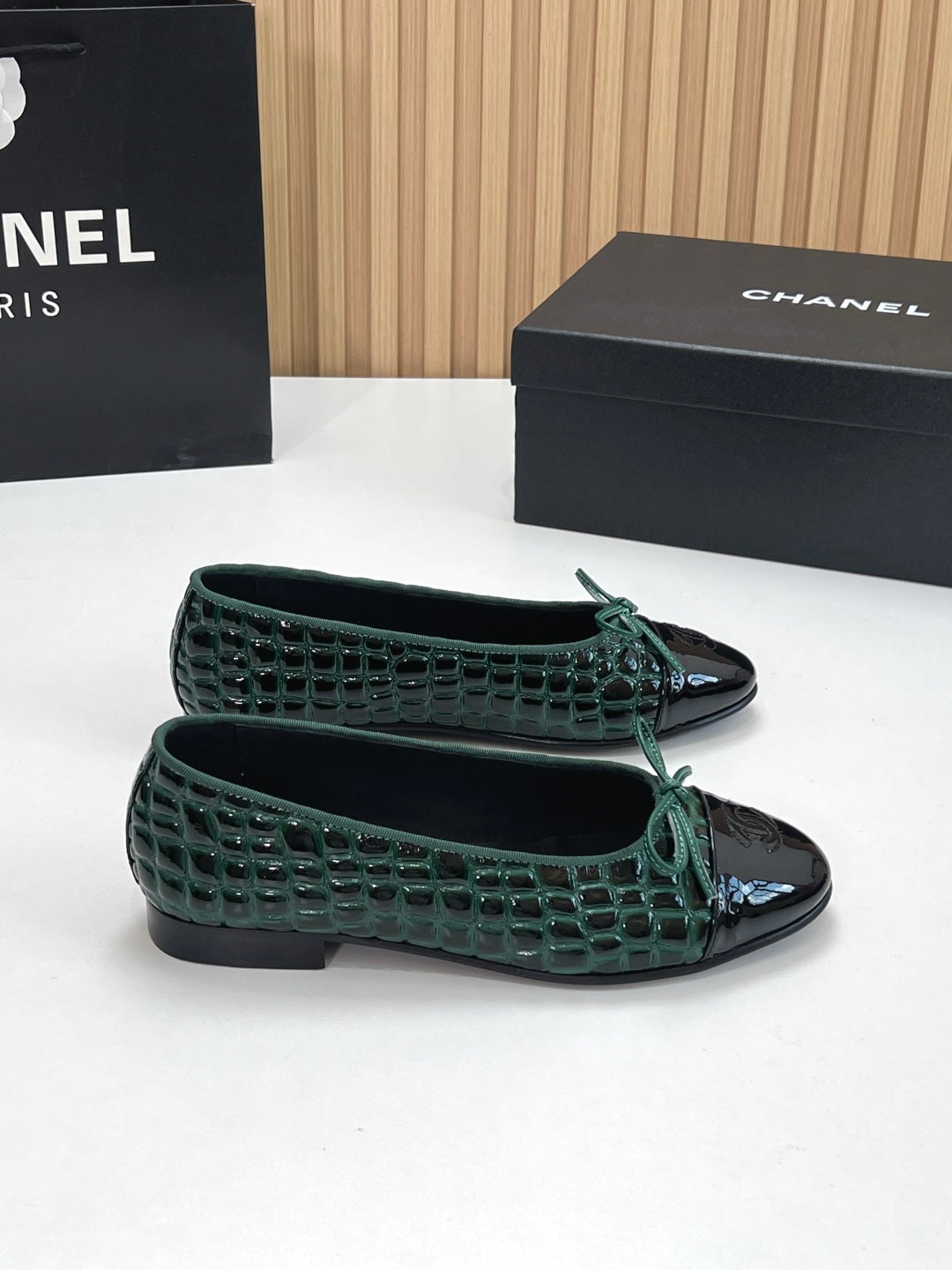 CC 26s Ballet Flats Teal Green Black Crocodile-Embossed Patent Leather 965152