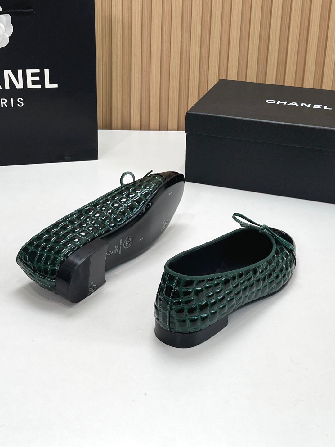 CC 26s Ballet Flats Teal Green Black Crocodile-Embossed Patent Leather 965152