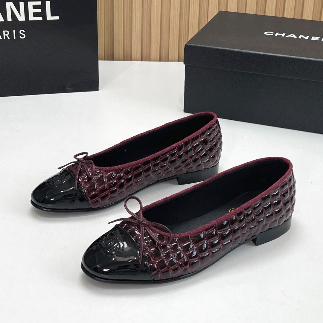 CC 26s Ballet Flats Black Burgundy Crocodile-Embossed Patent Leather 965153