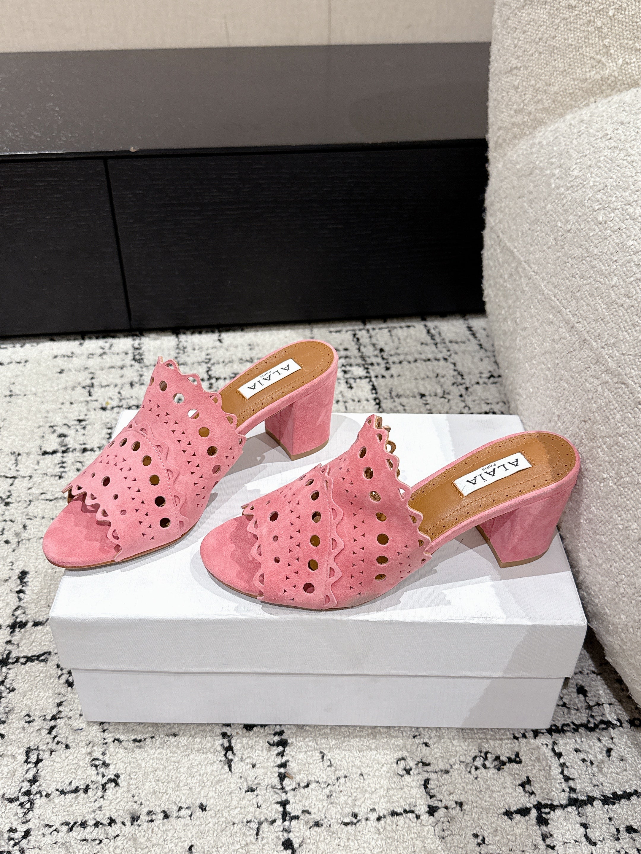 Alaia Vienne Mule Heeled Sandals 70mm Pink Suede Leather 232506