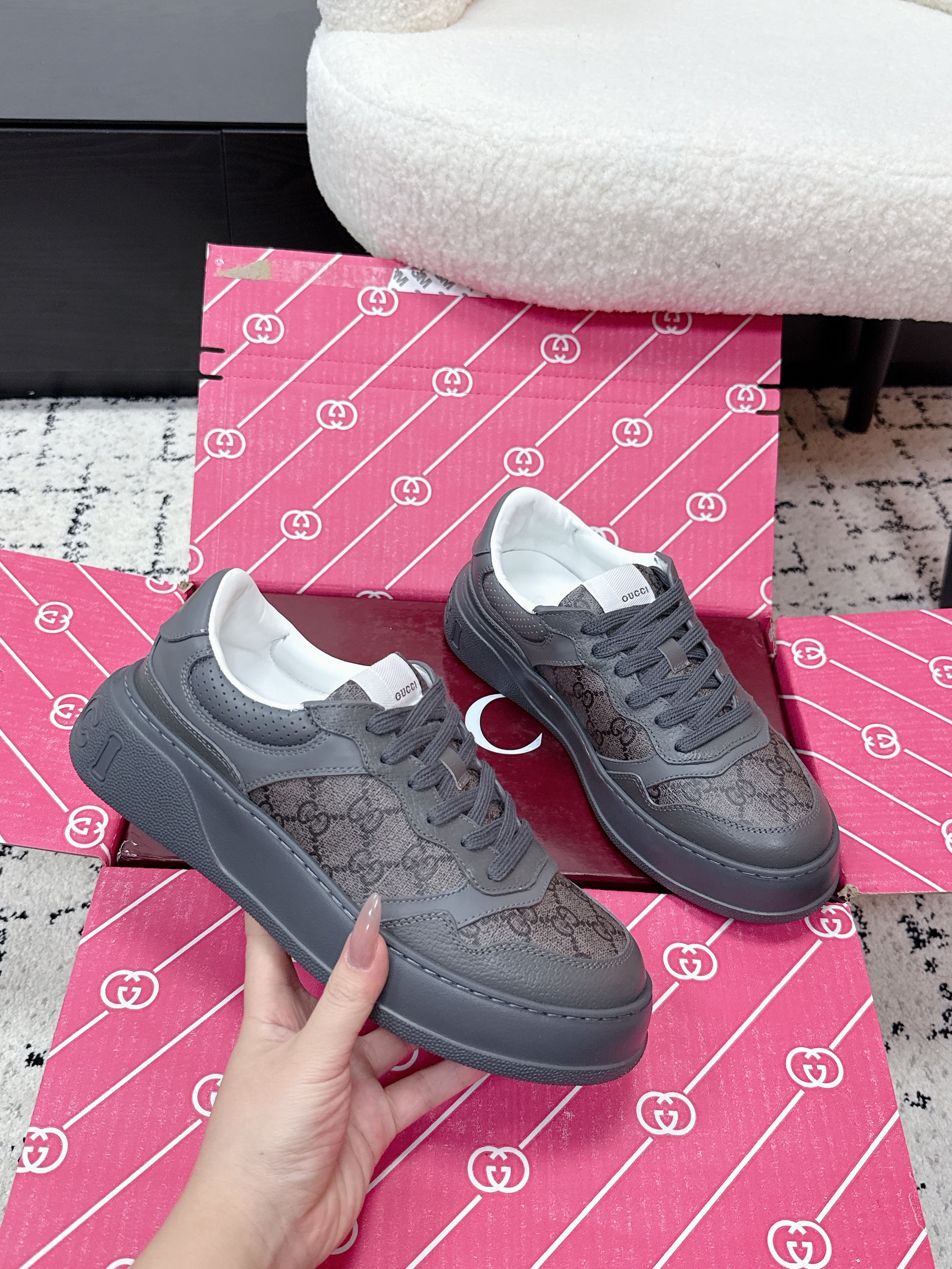 GG Men's Chunky Sneaker Grey Leather Canvas 617507