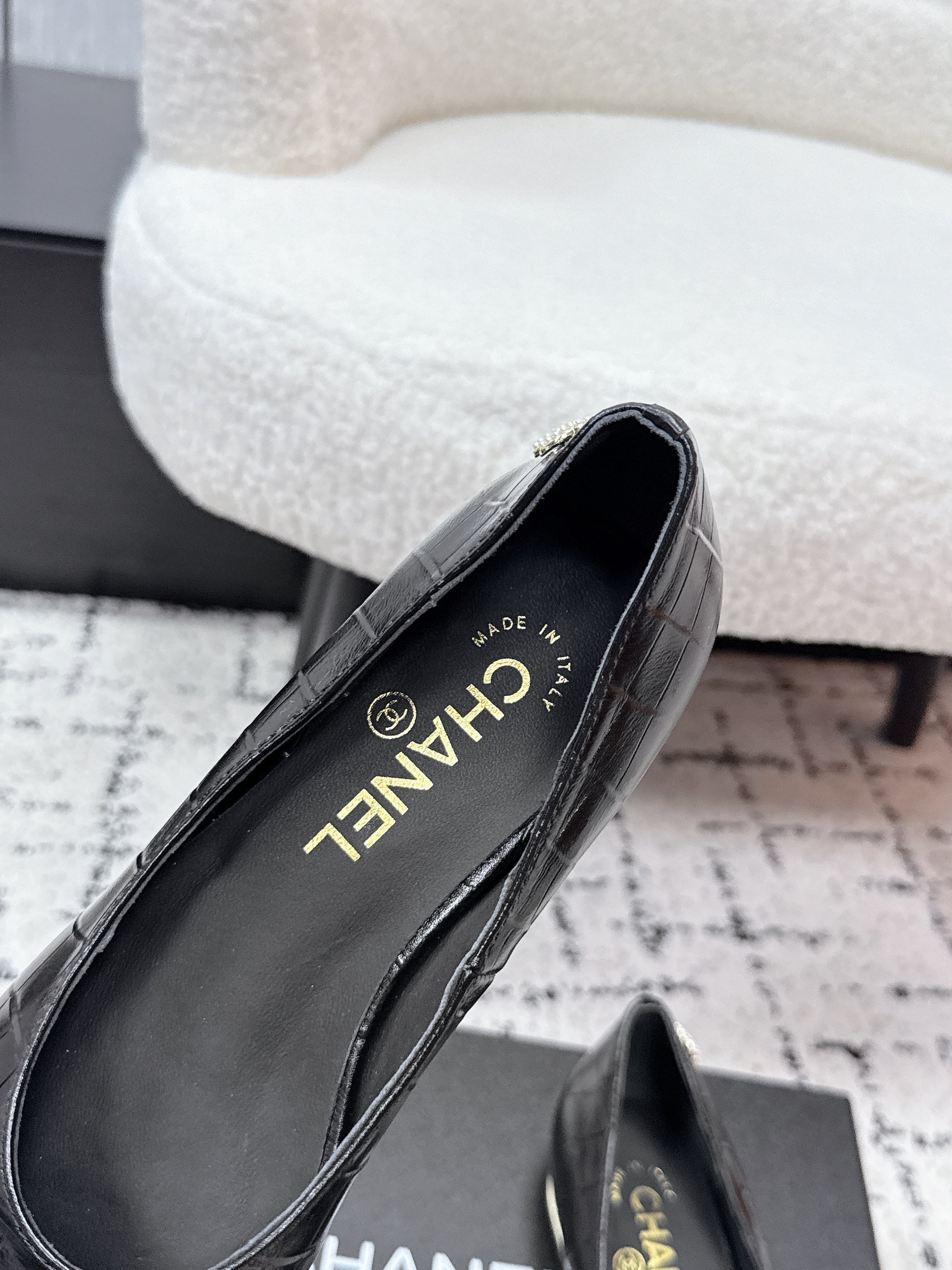 CC SS26 Ballet Flat Black Crocodile Embossed Patent Calfskin 679028