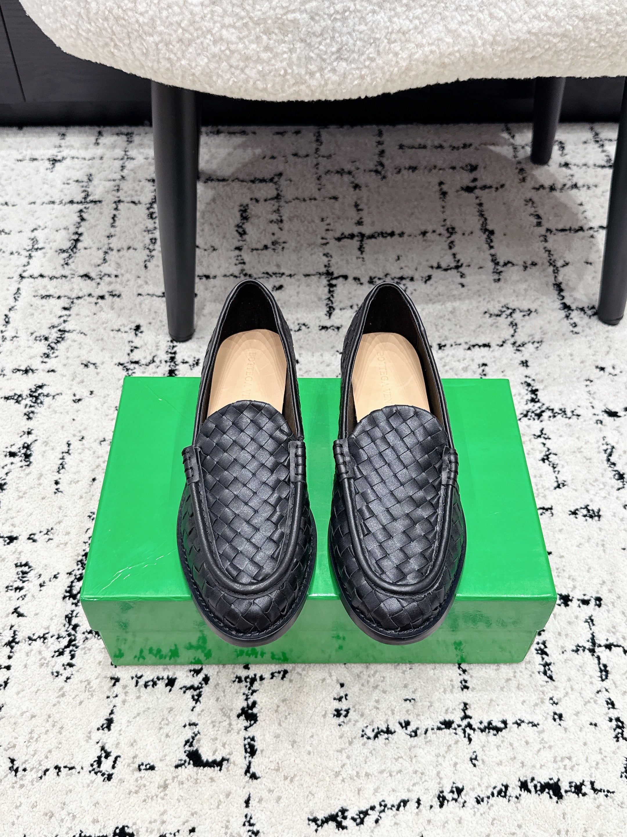 BV Silenzio Loafer Black Woven Leather 769993